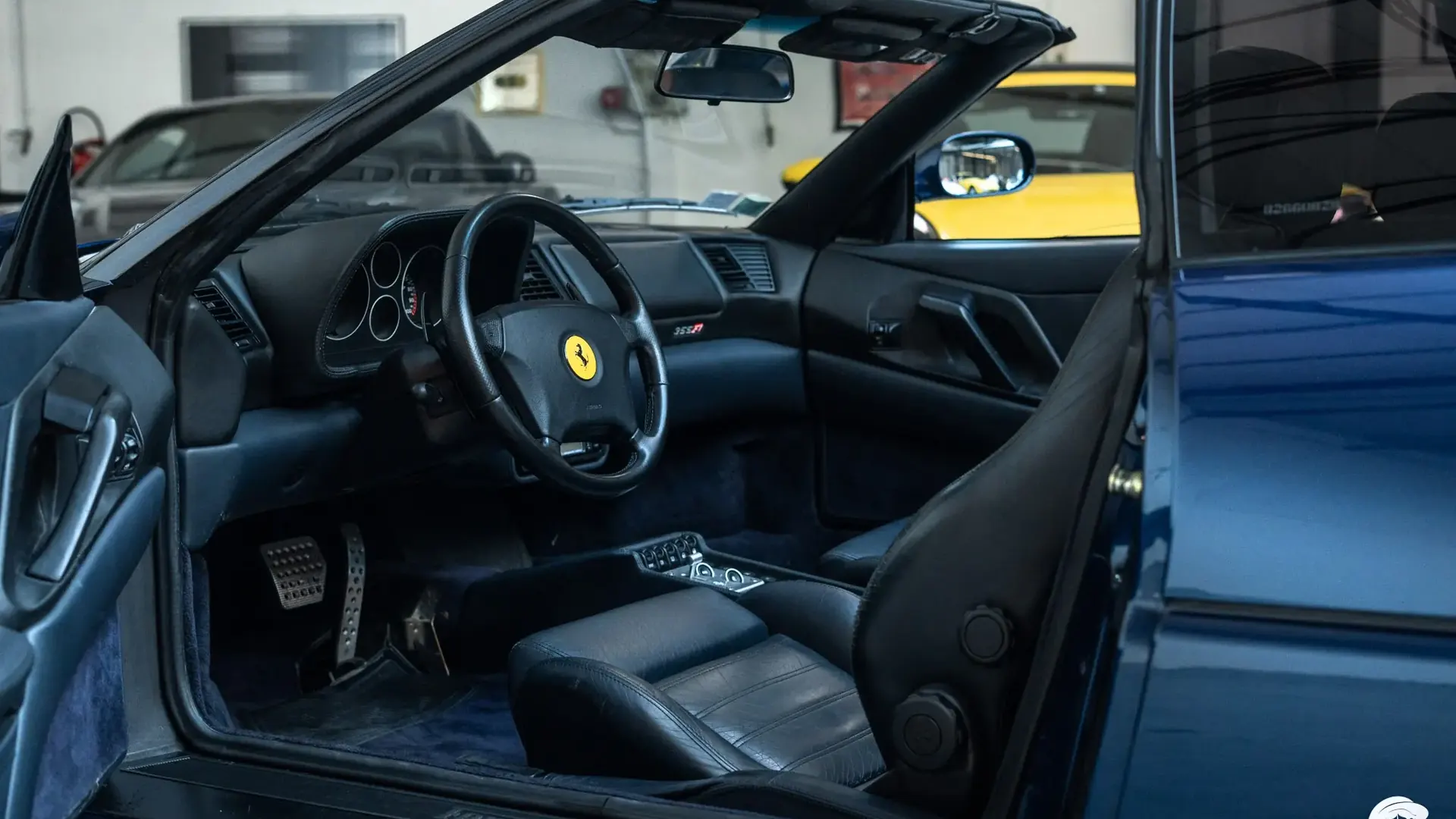 Ferrari F355 — photo 19