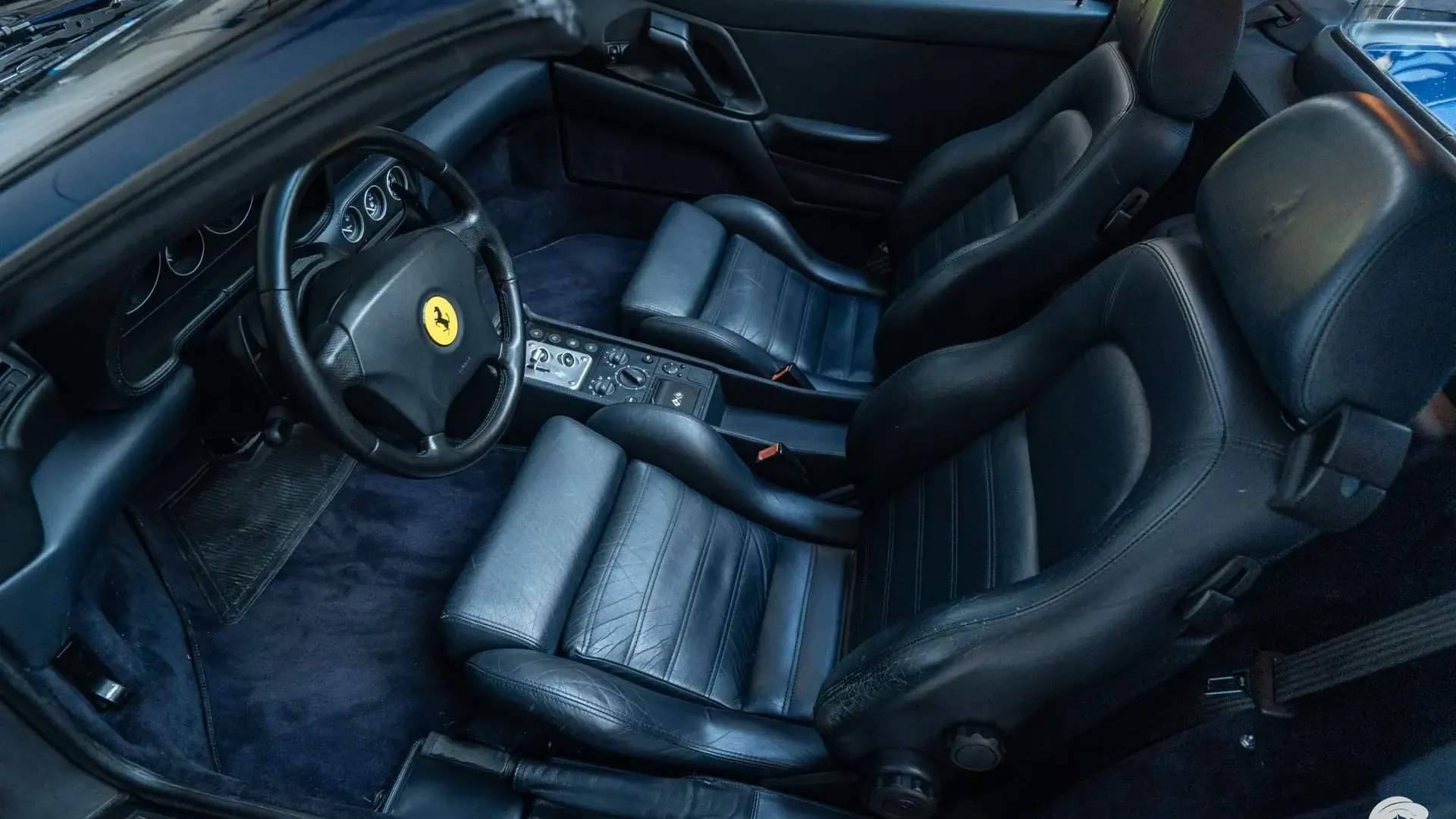Ferrari F355 — photo 12