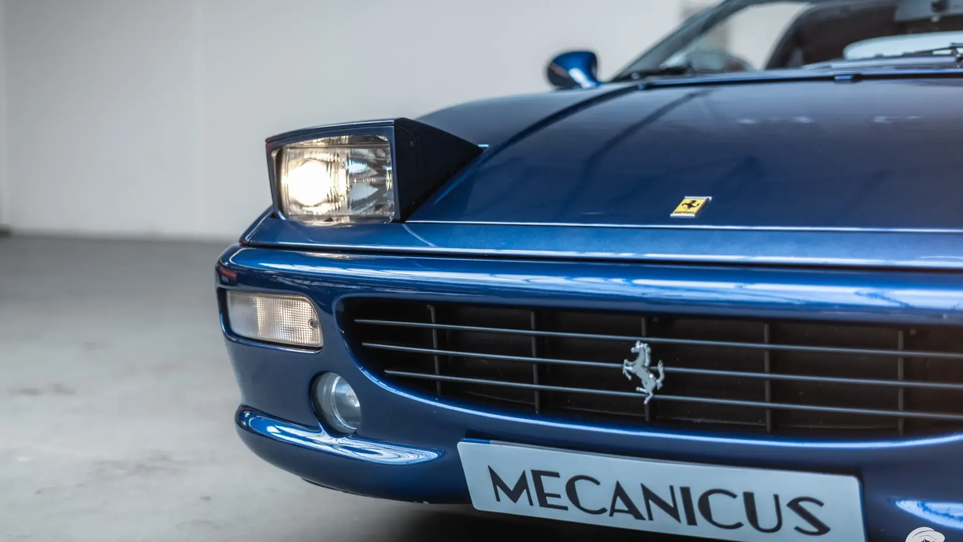 Ferrari F355 — photo 37