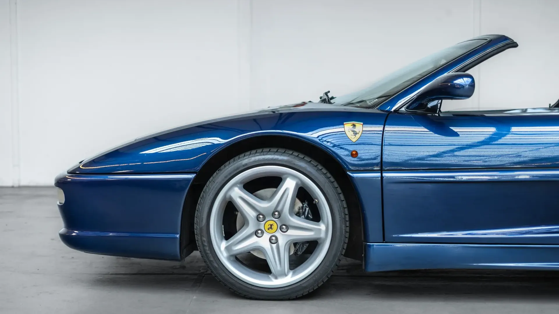 Ferrari F355 — photo 8