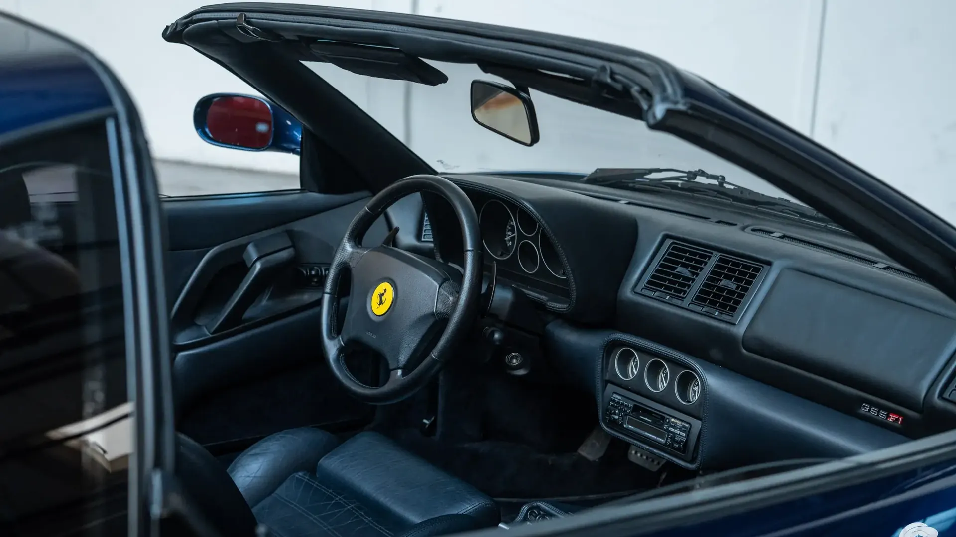 Ferrari F355 — photo 18