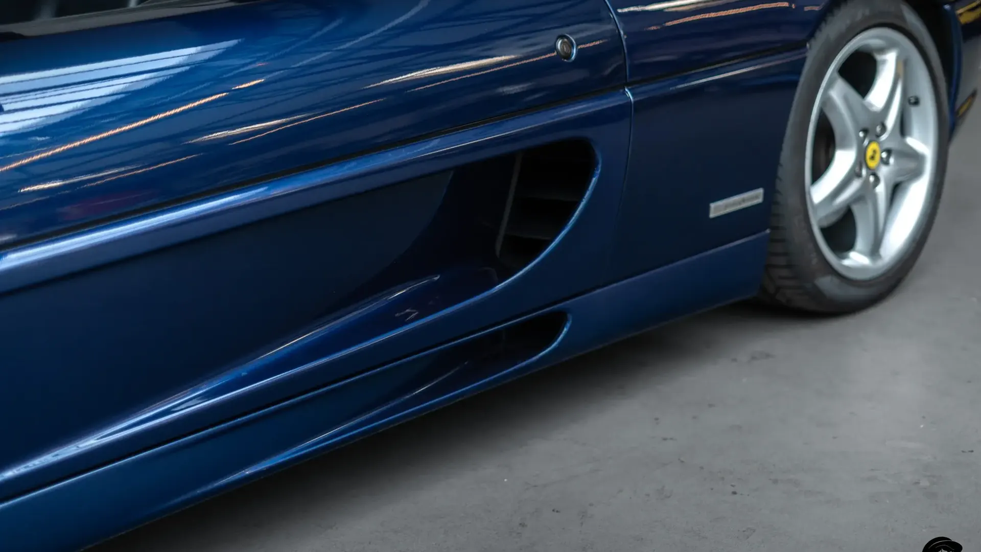 Ferrari F355 — photo 42