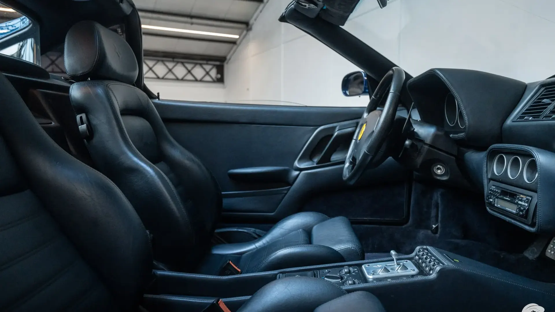 Ferrari F355 — photo 16