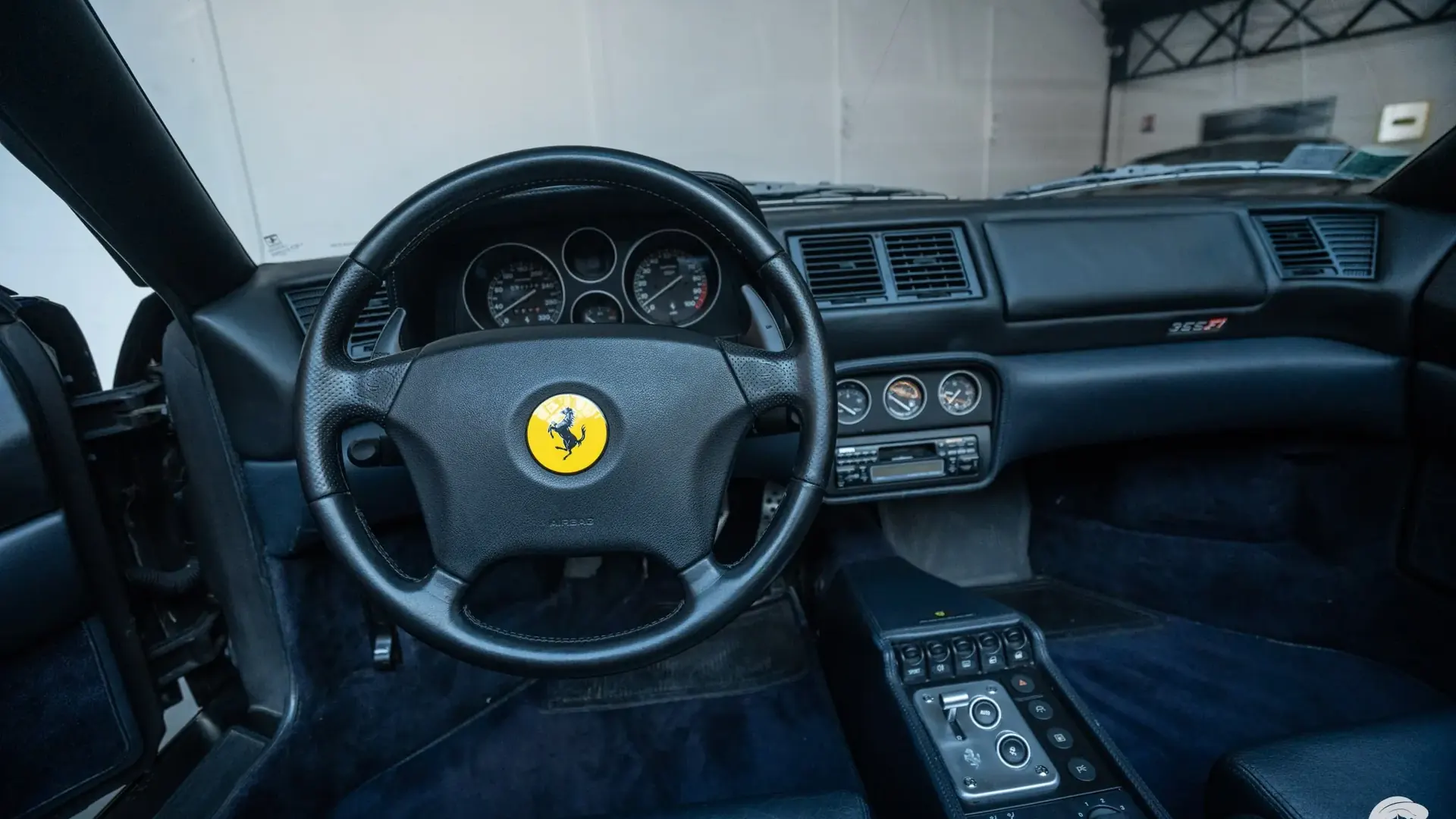Ferrari F355 — photo 11