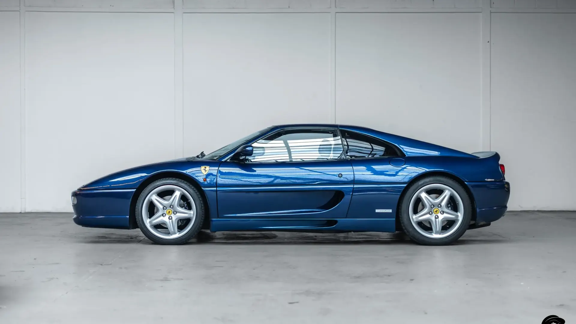 Ferrari F355 — photo 7