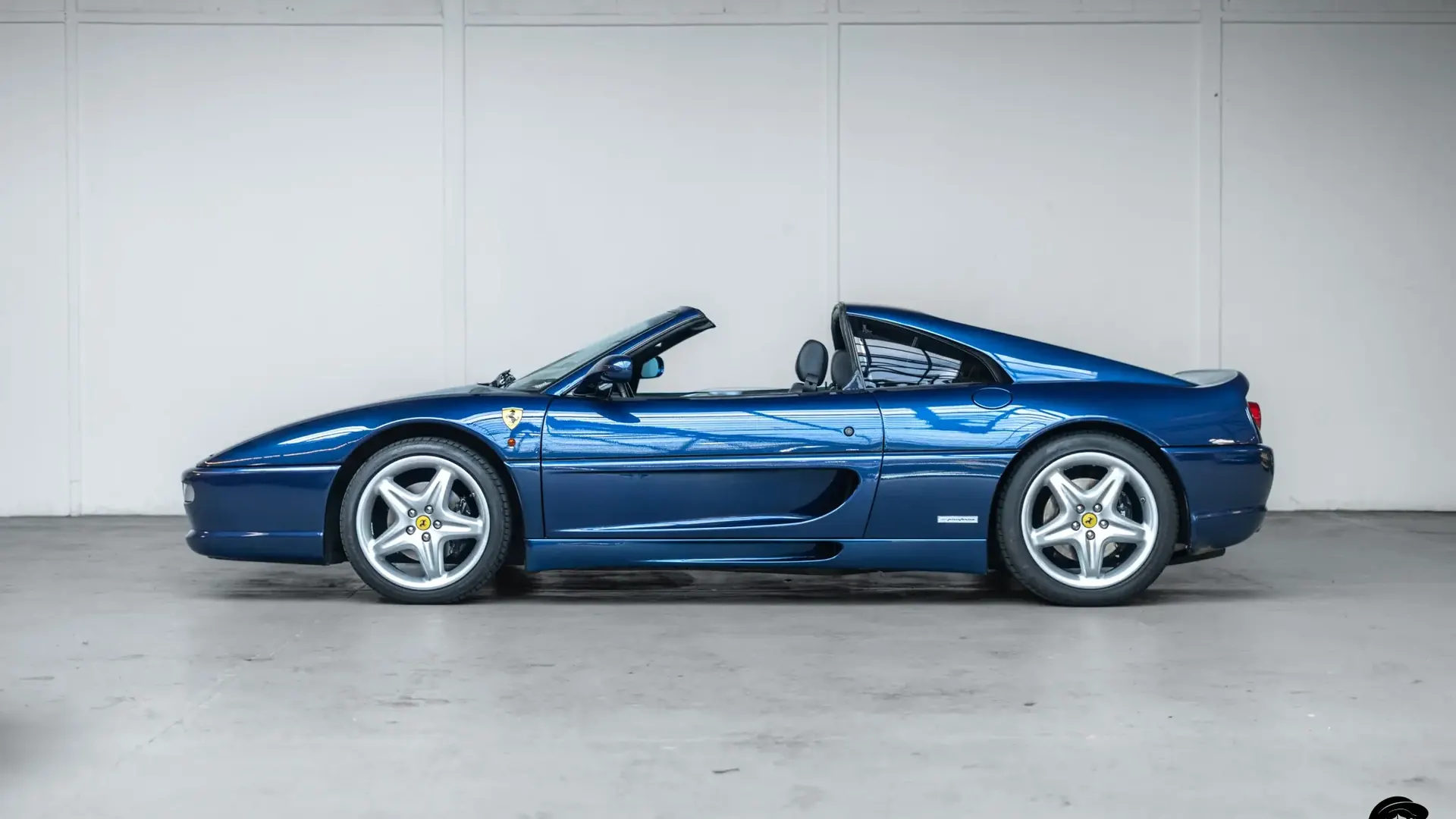 Ferrari F355 — photo 6