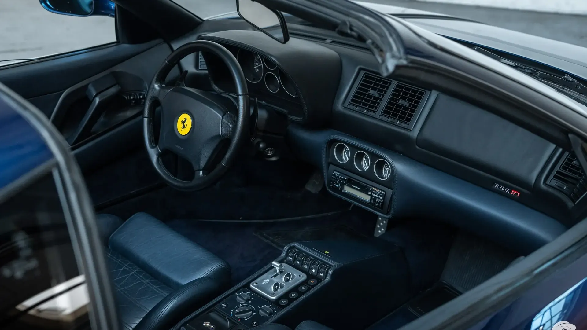 Ferrari F355 — photo 17