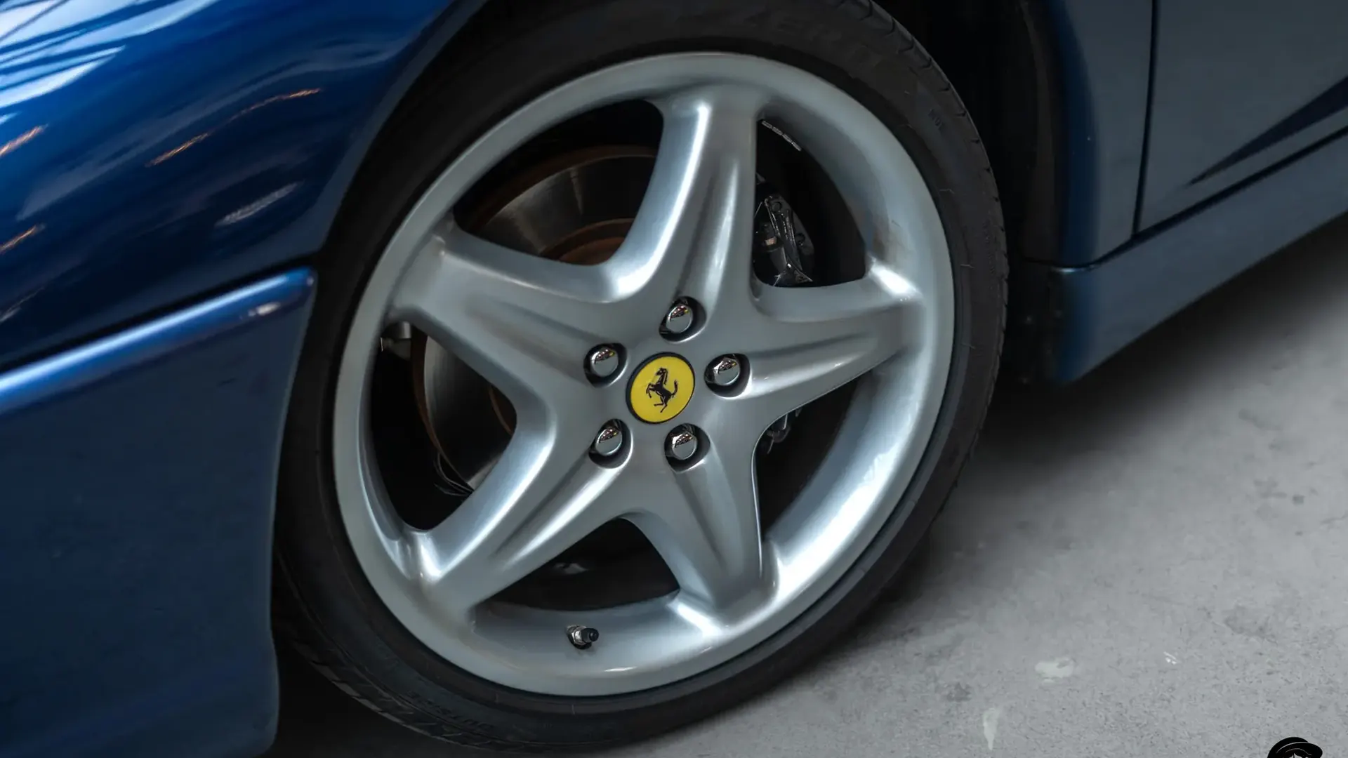 Ferrari F355 — photo 40