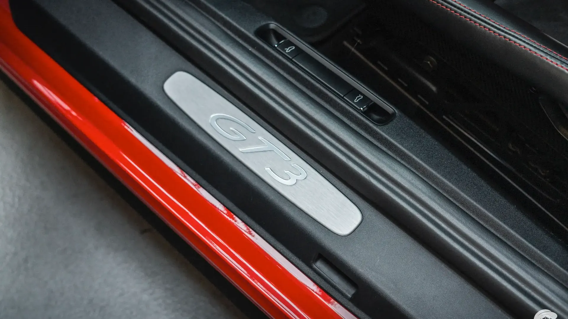 Porsche 911 — photo 21