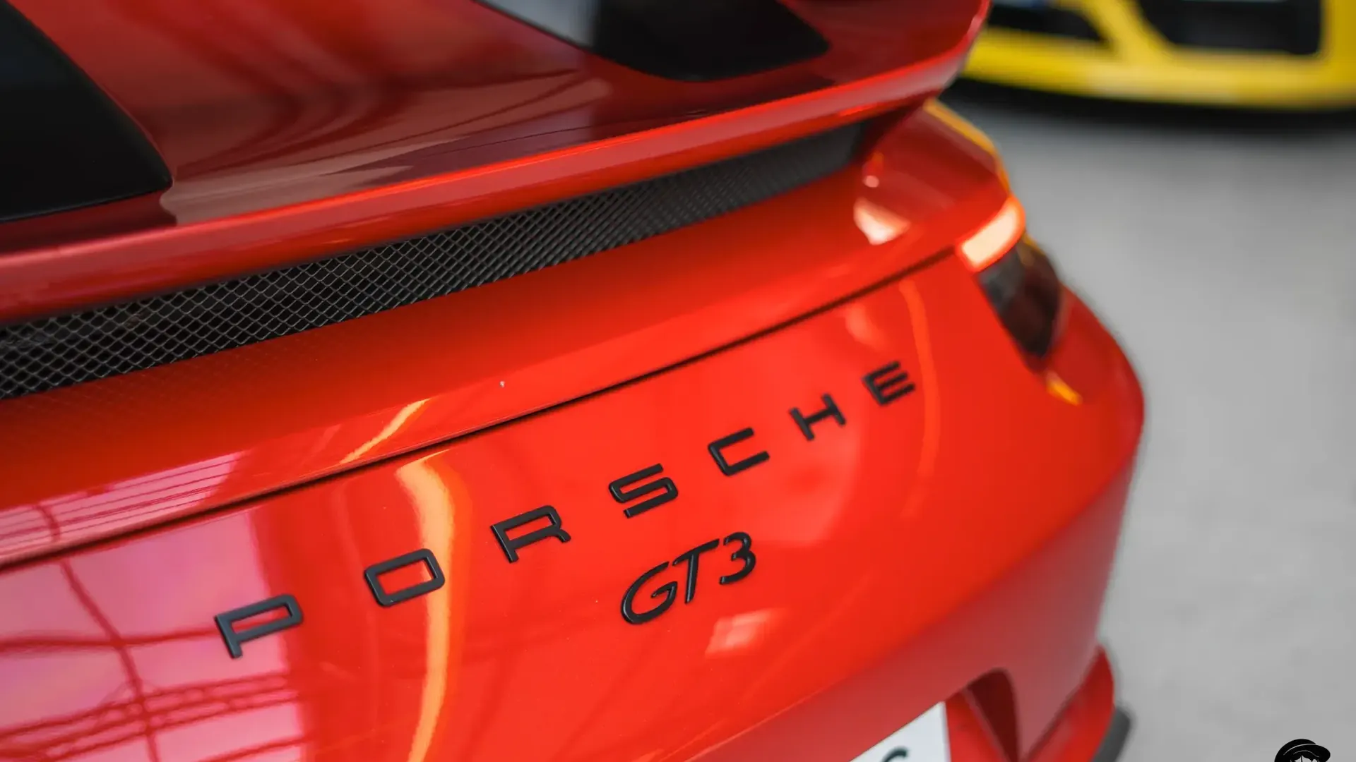 Porsche 911 — photo 39