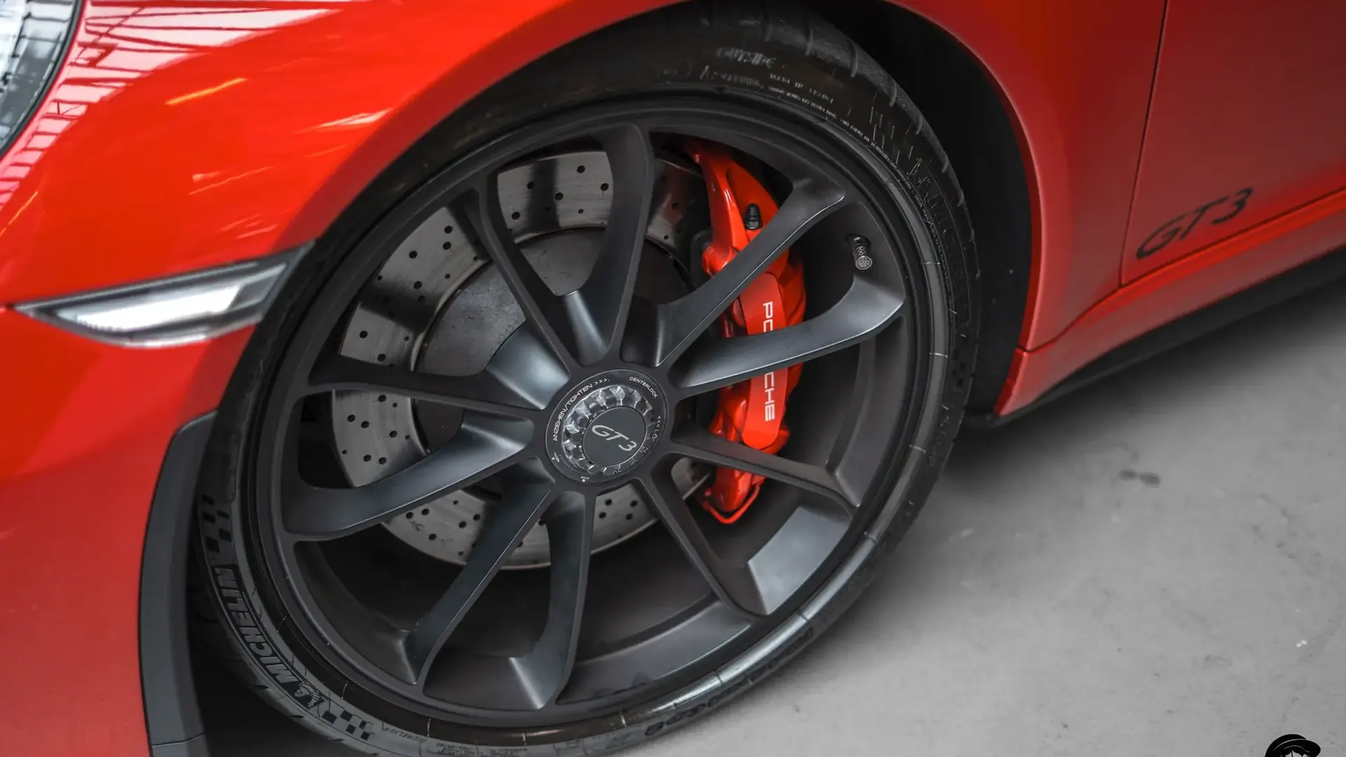 Porsche 911 — photo 46