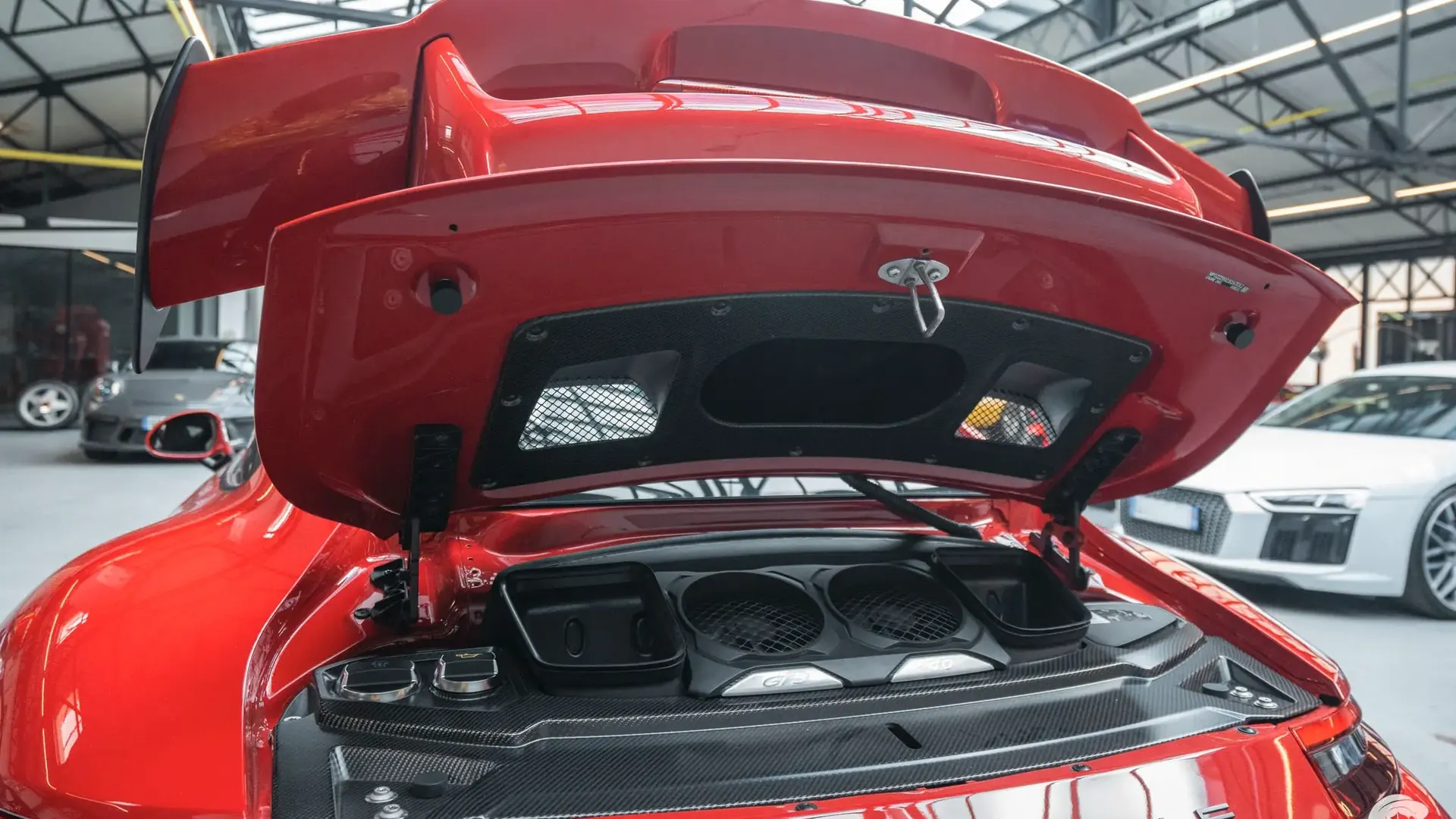 Porsche 911 — photo 47