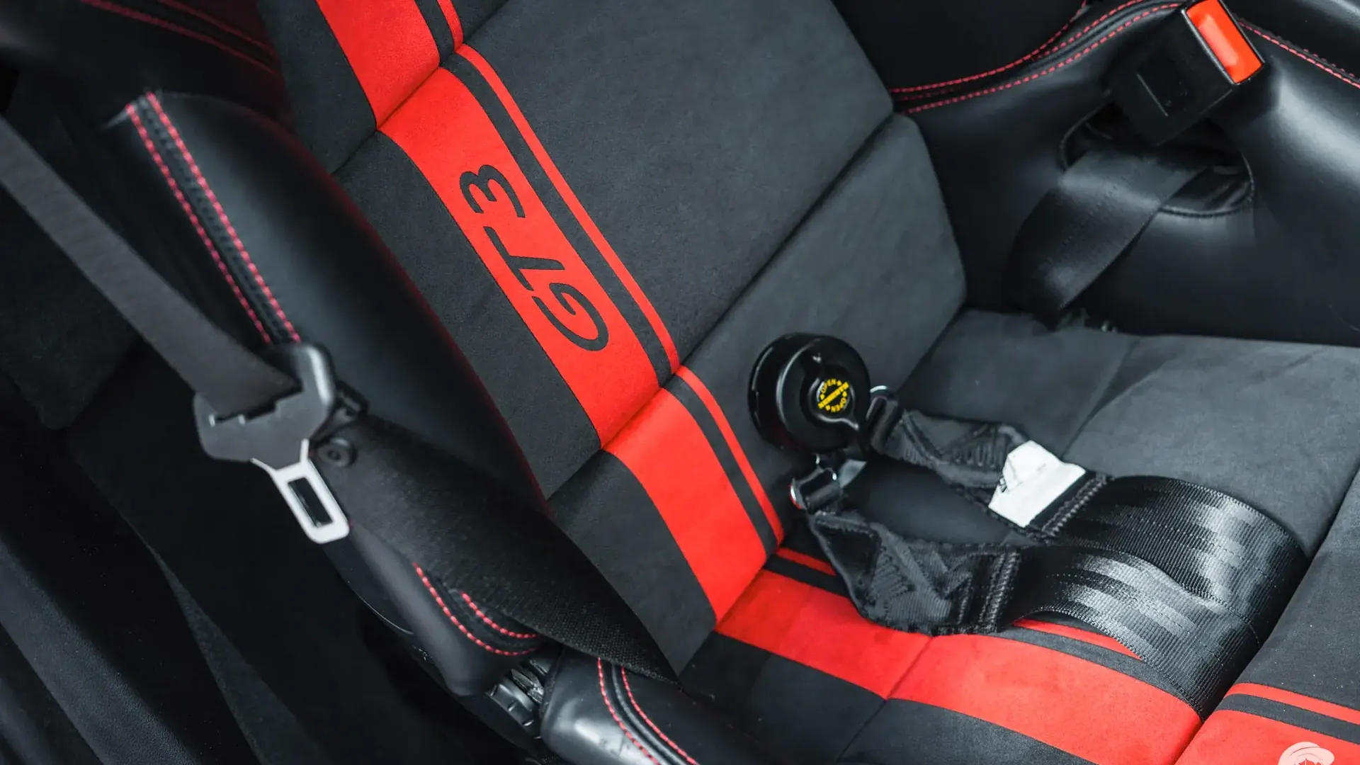 Porsche 911 — photo 15