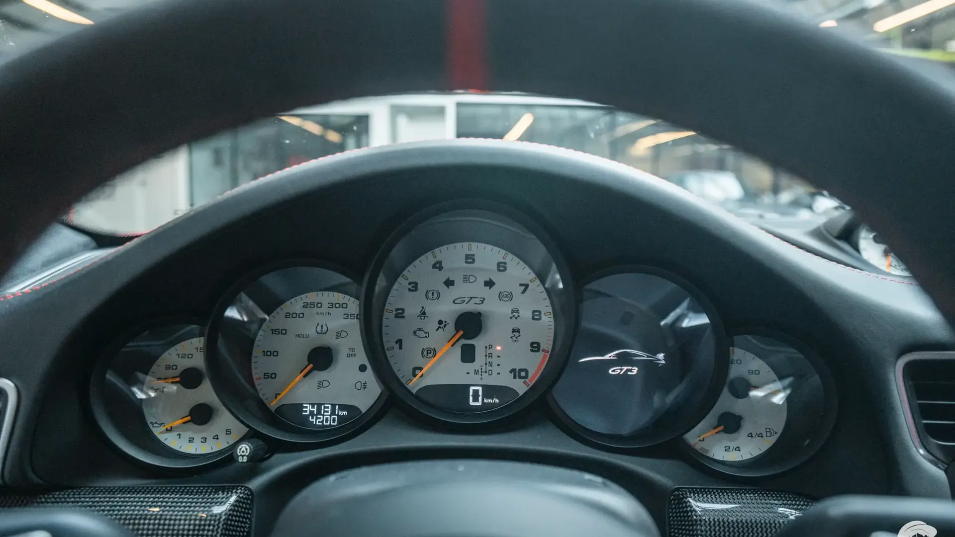 Porsche 911 — photo 11