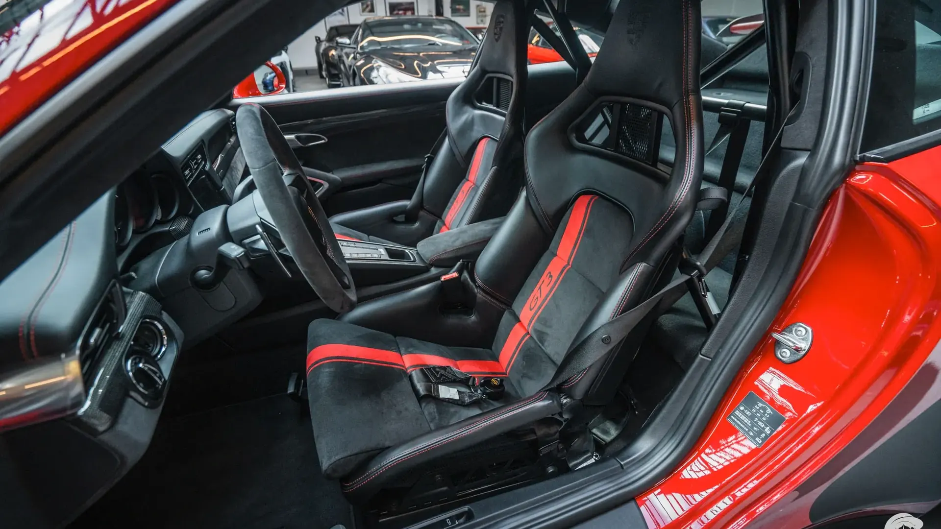 Porsche 911 — photo 12