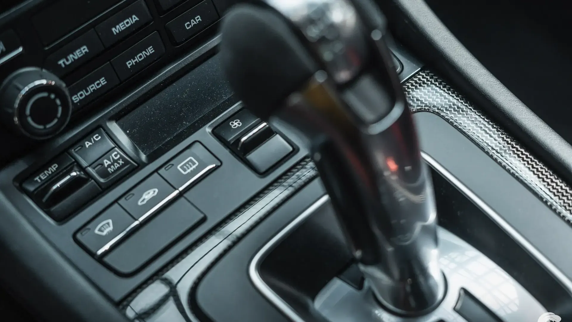 Porsche 911 — photo 27