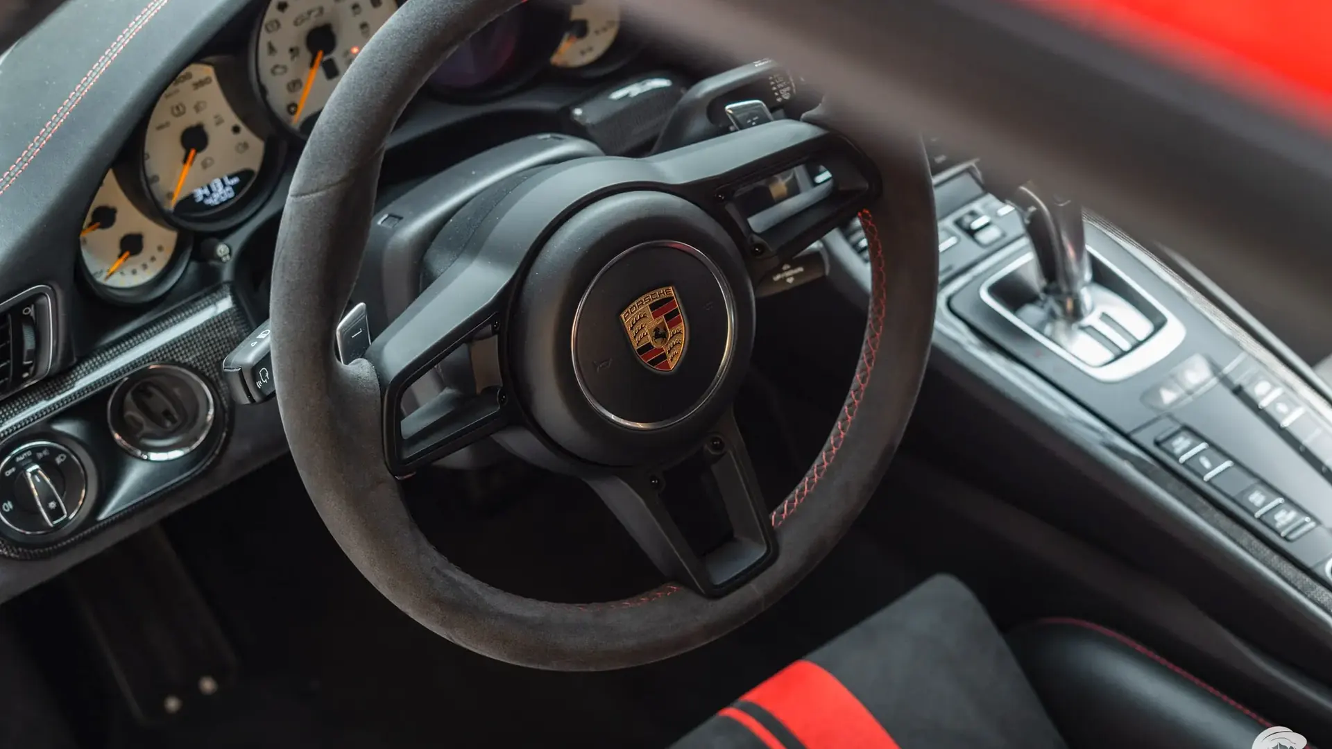Porsche 911 — photo 9