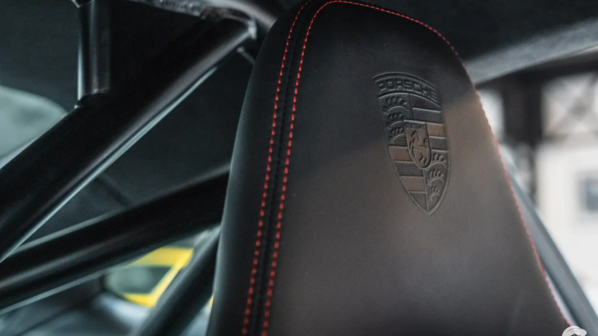 Porsche 911 — photo 22