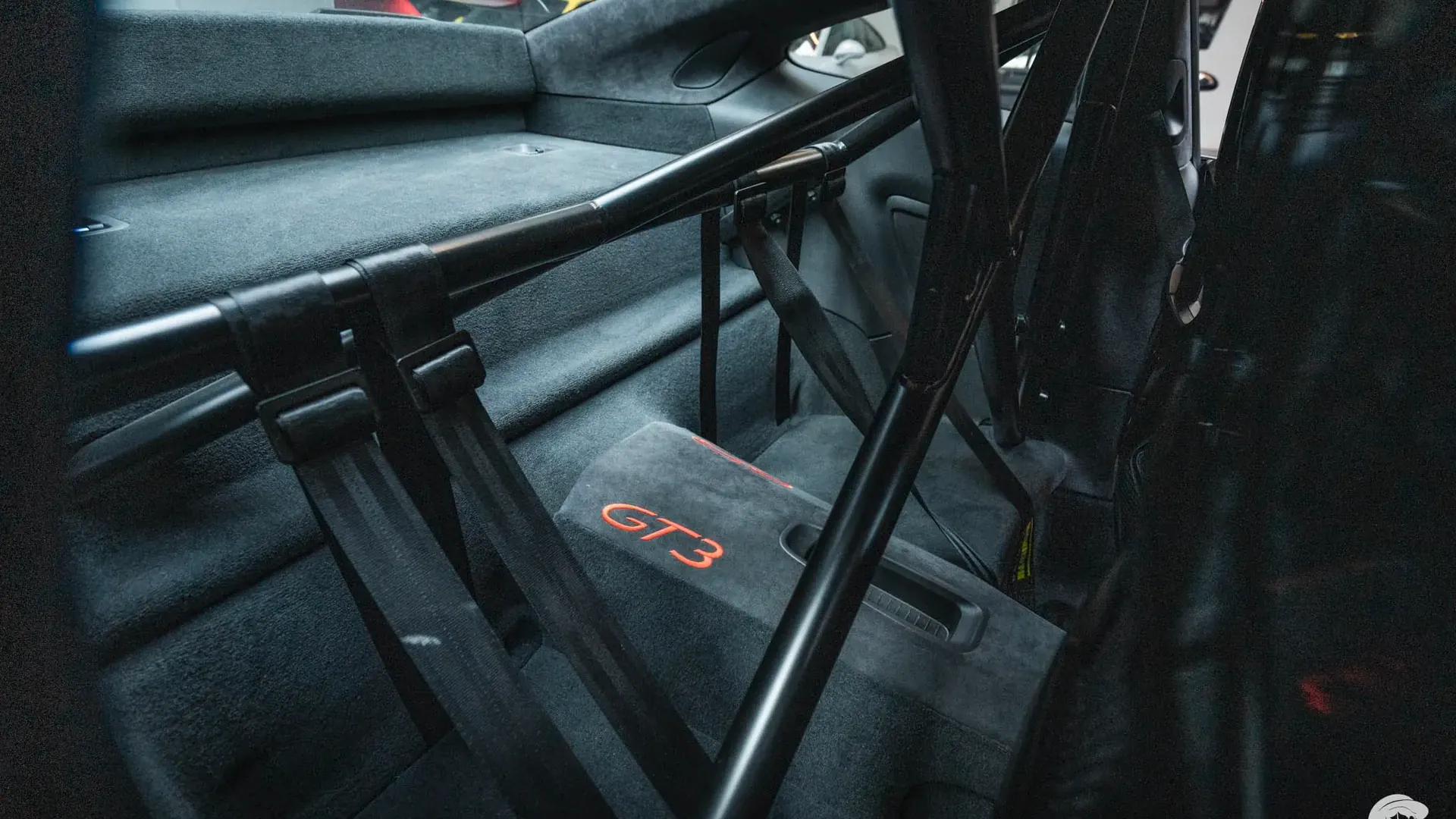 Porsche 911 — photo 23