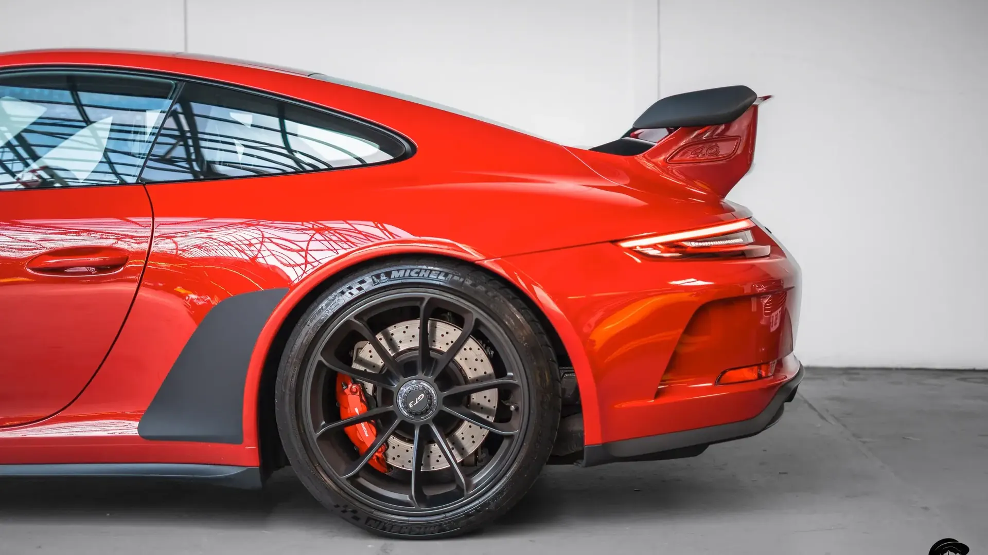 Porsche 911 — photo 7