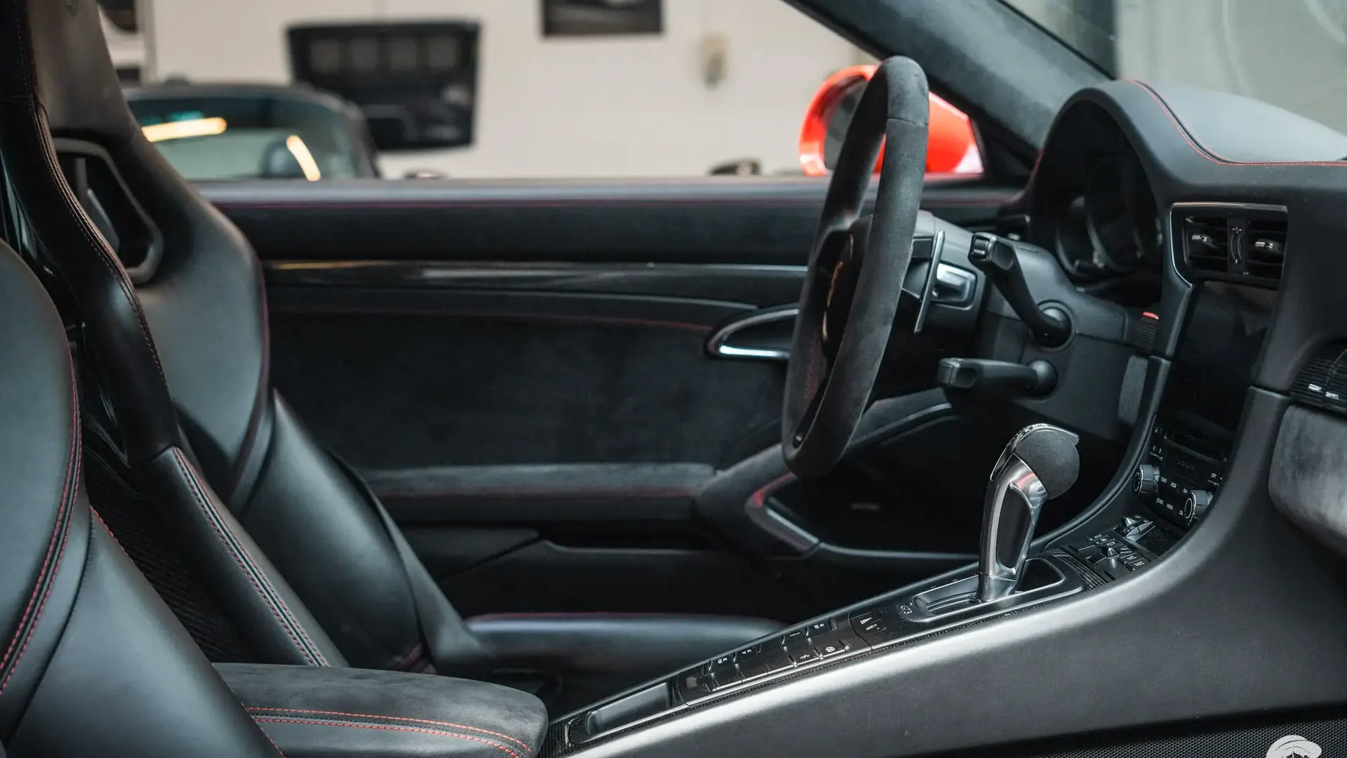 Porsche 911 — photo 18