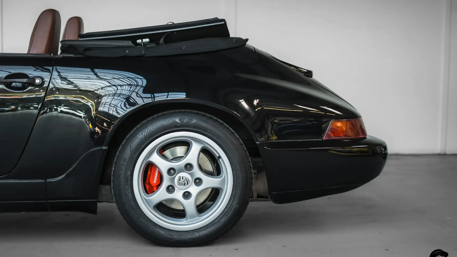 Porsche 911 — photo 9