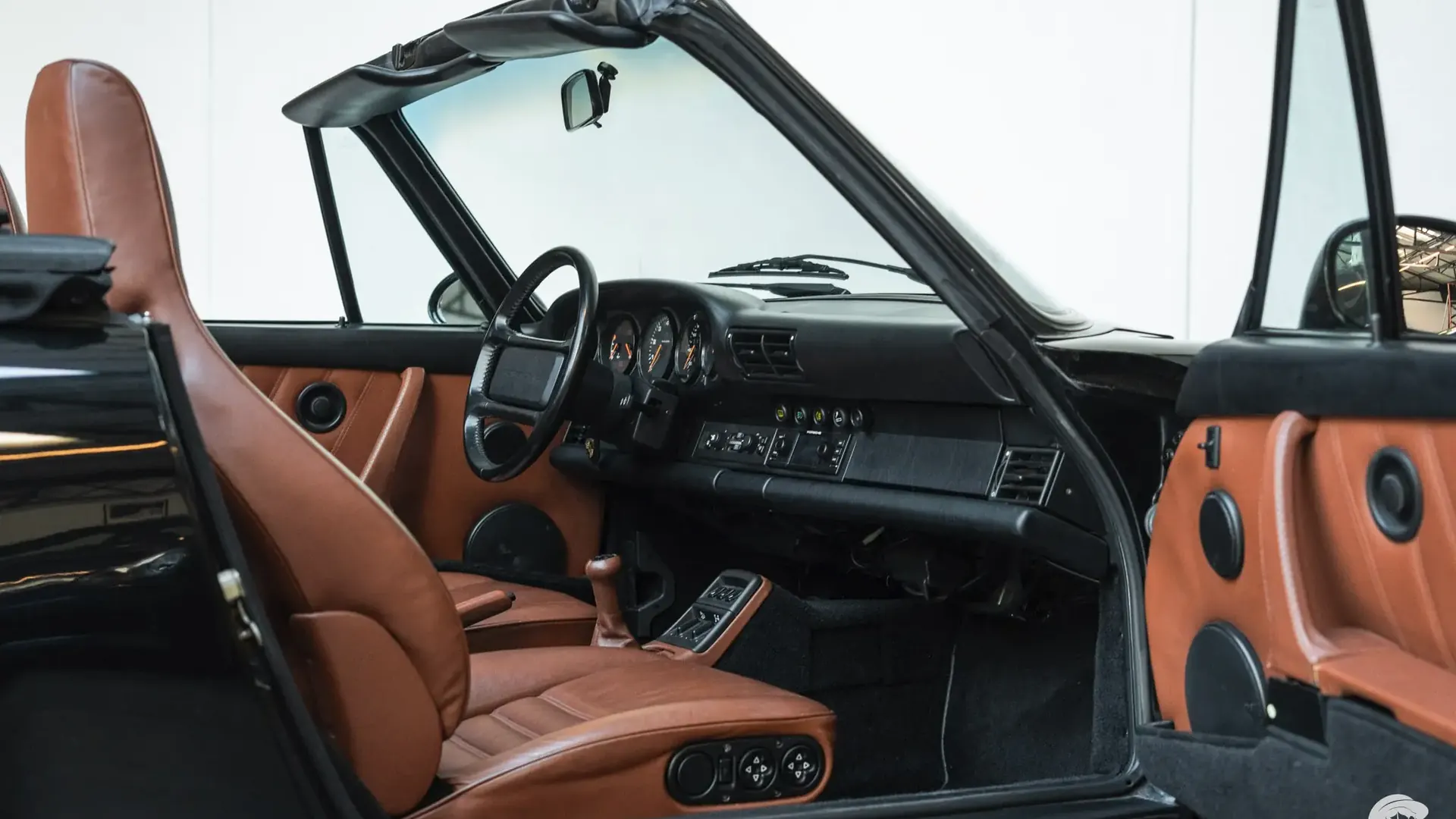 Porsche 911 — photo 26