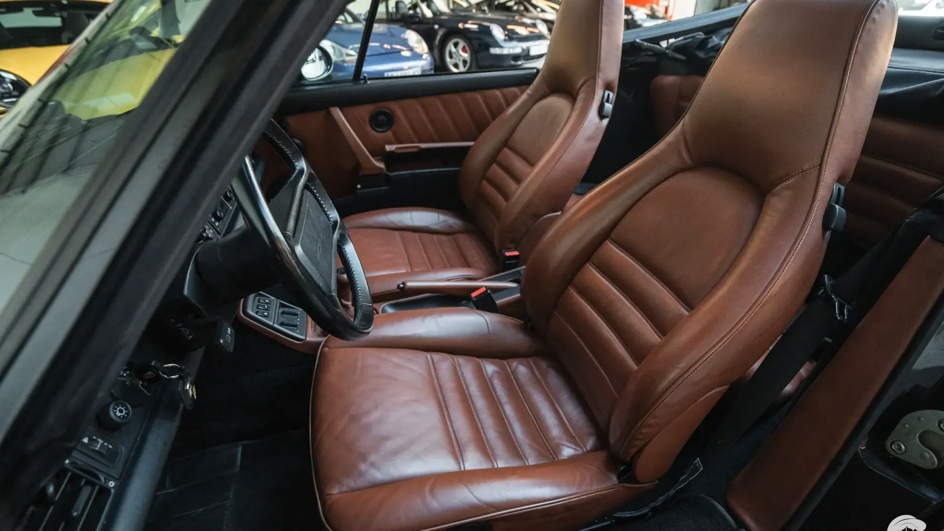 Porsche 911 — photo 12