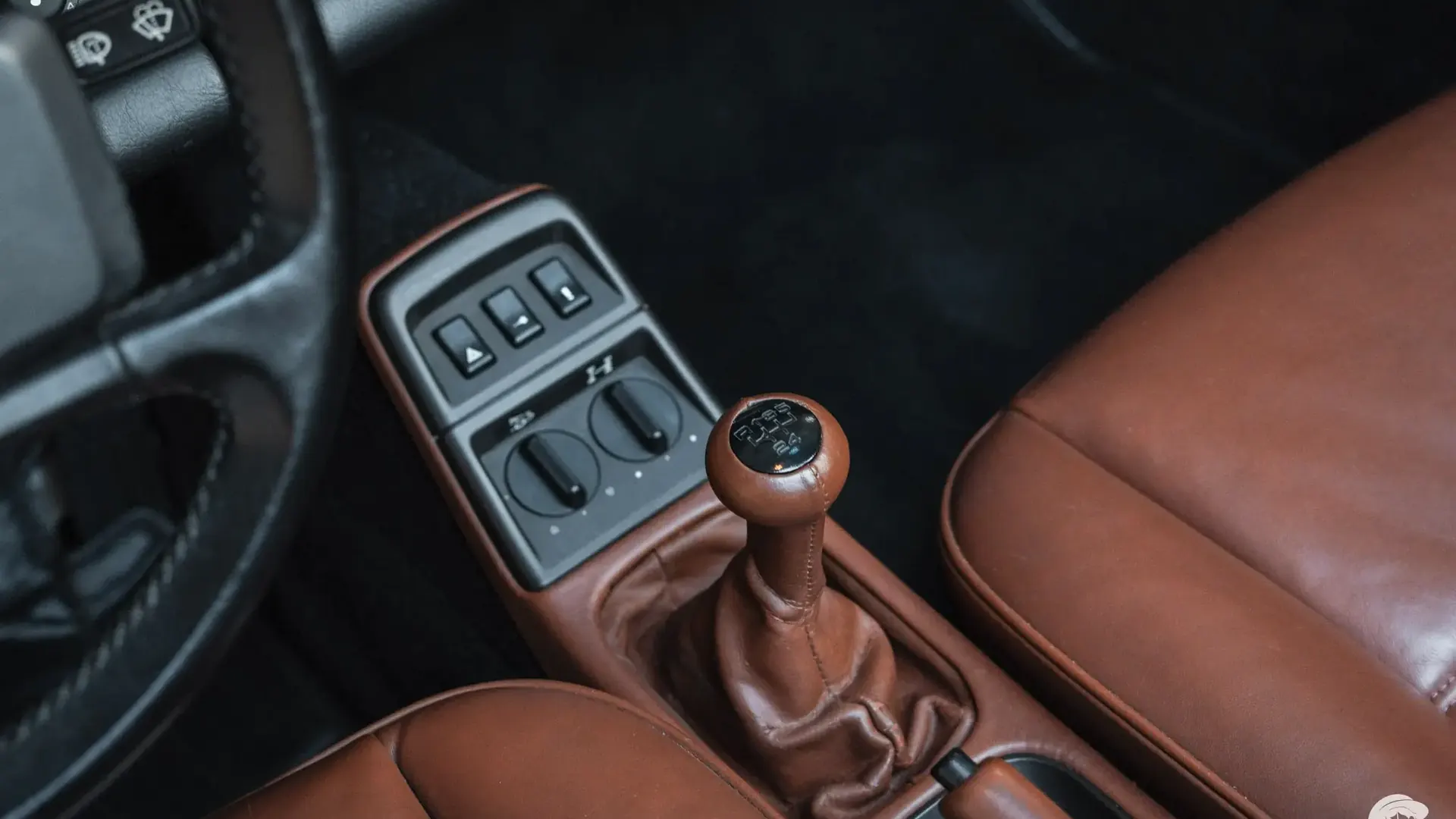 Porsche 911 — photo 15