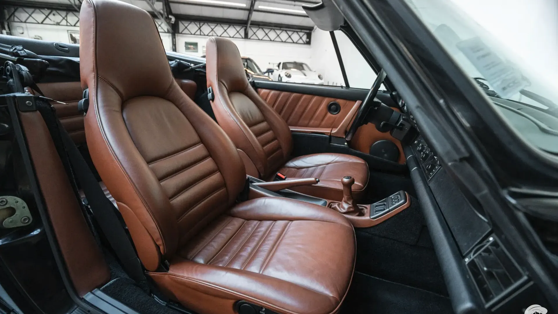 Porsche 911 — photo 23