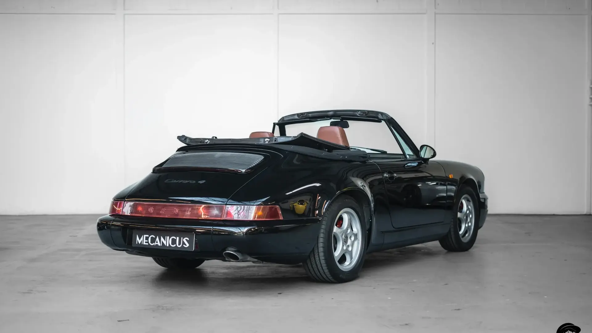 Porsche 911 — photo 2
