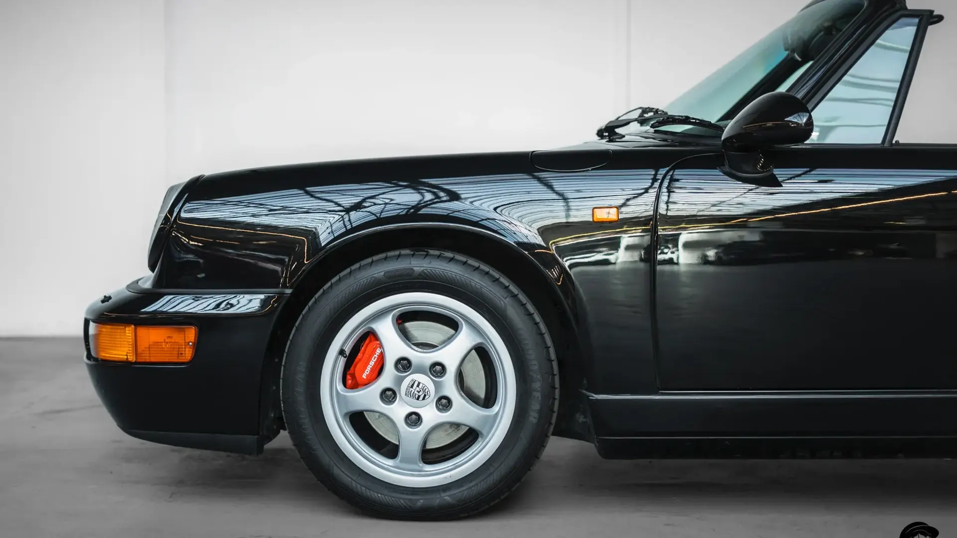Porsche 911 — photo 8