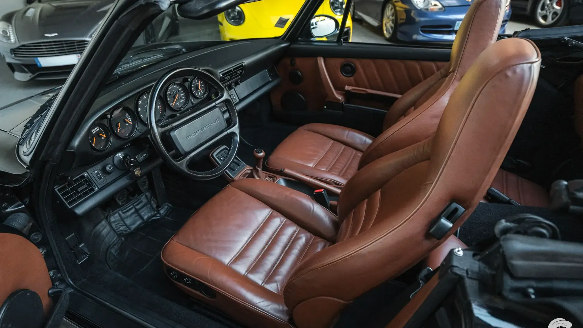 Porsche 911 — photo 10