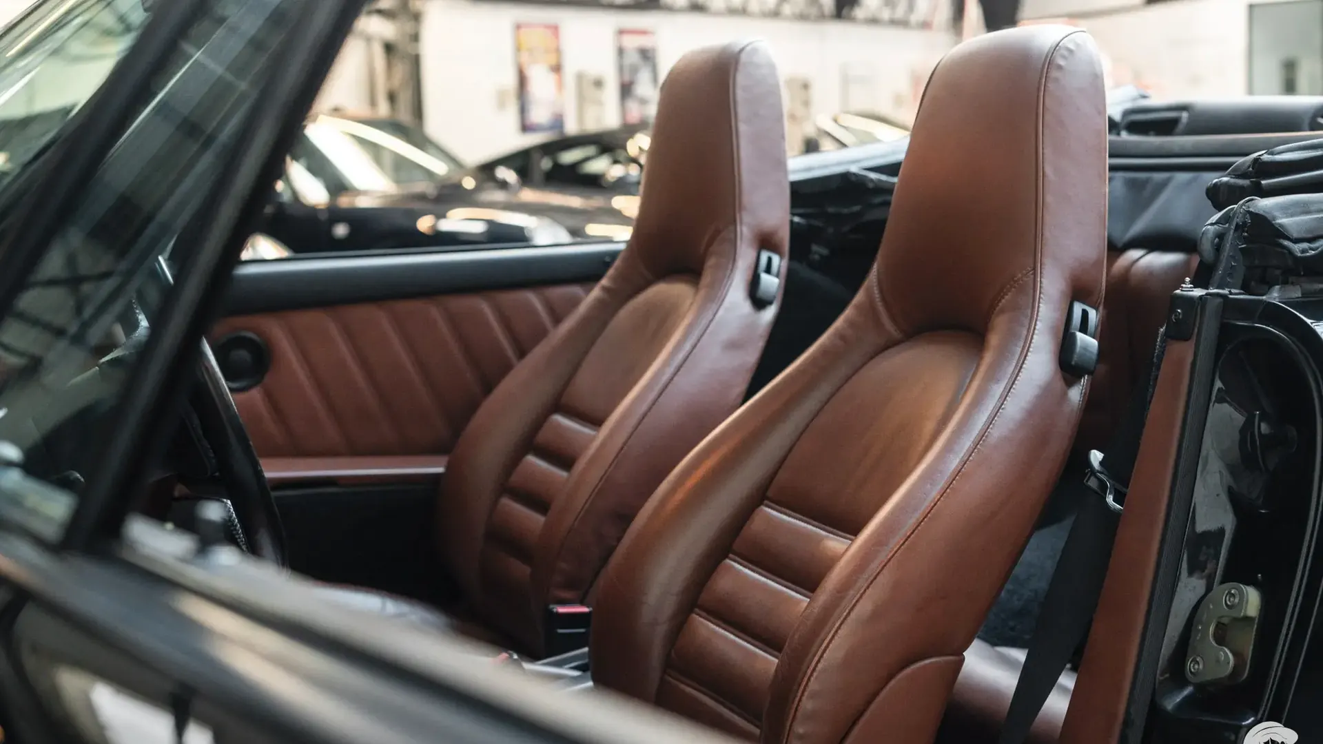 Porsche 911 — photo 22