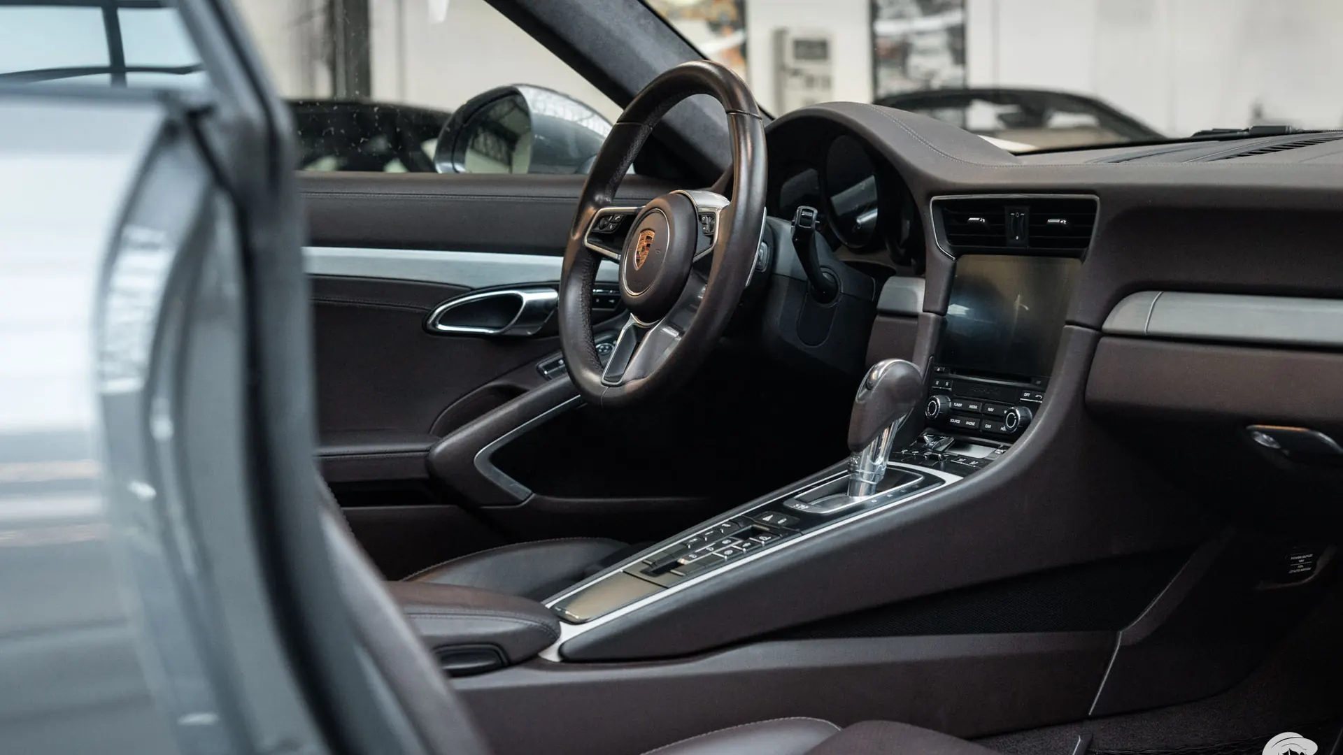 Porsche 911 — photo 12
