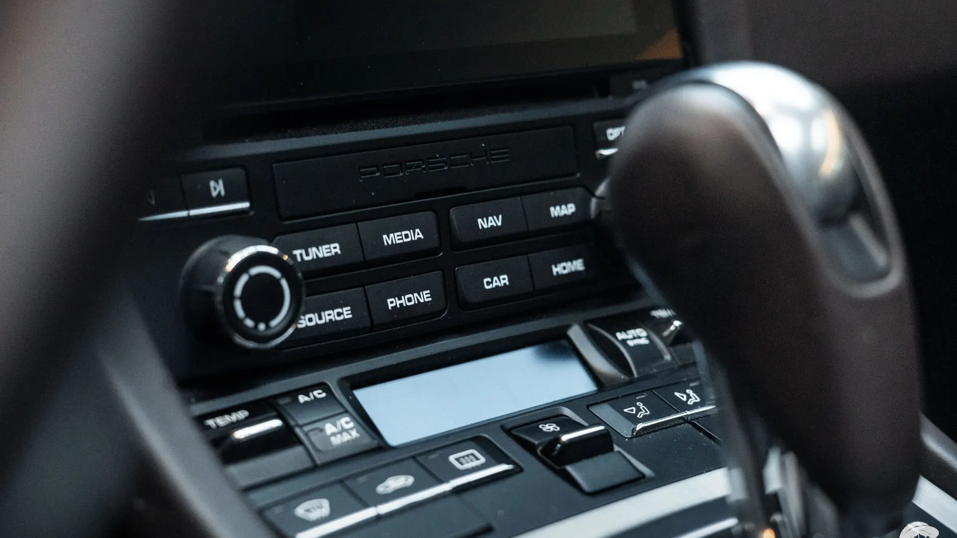 Porsche 911 — photo 15
