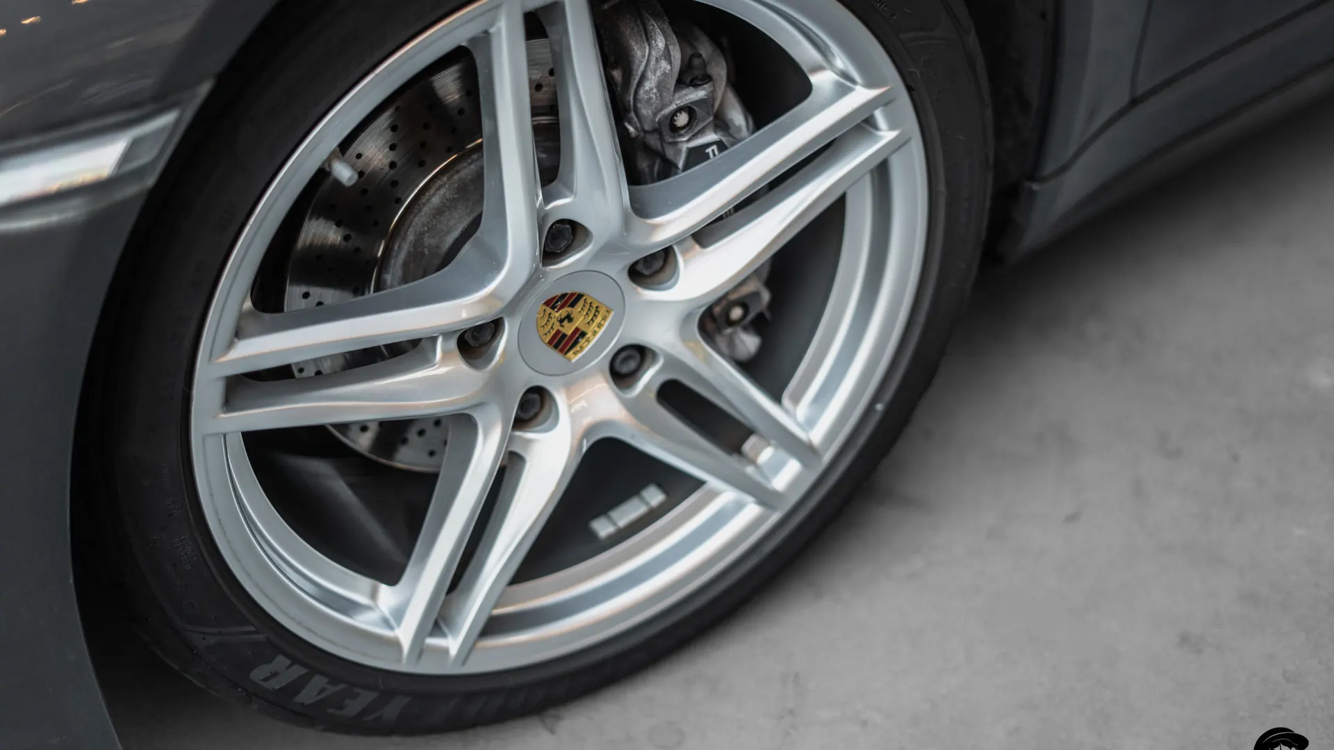 Porsche 911 — photo 33