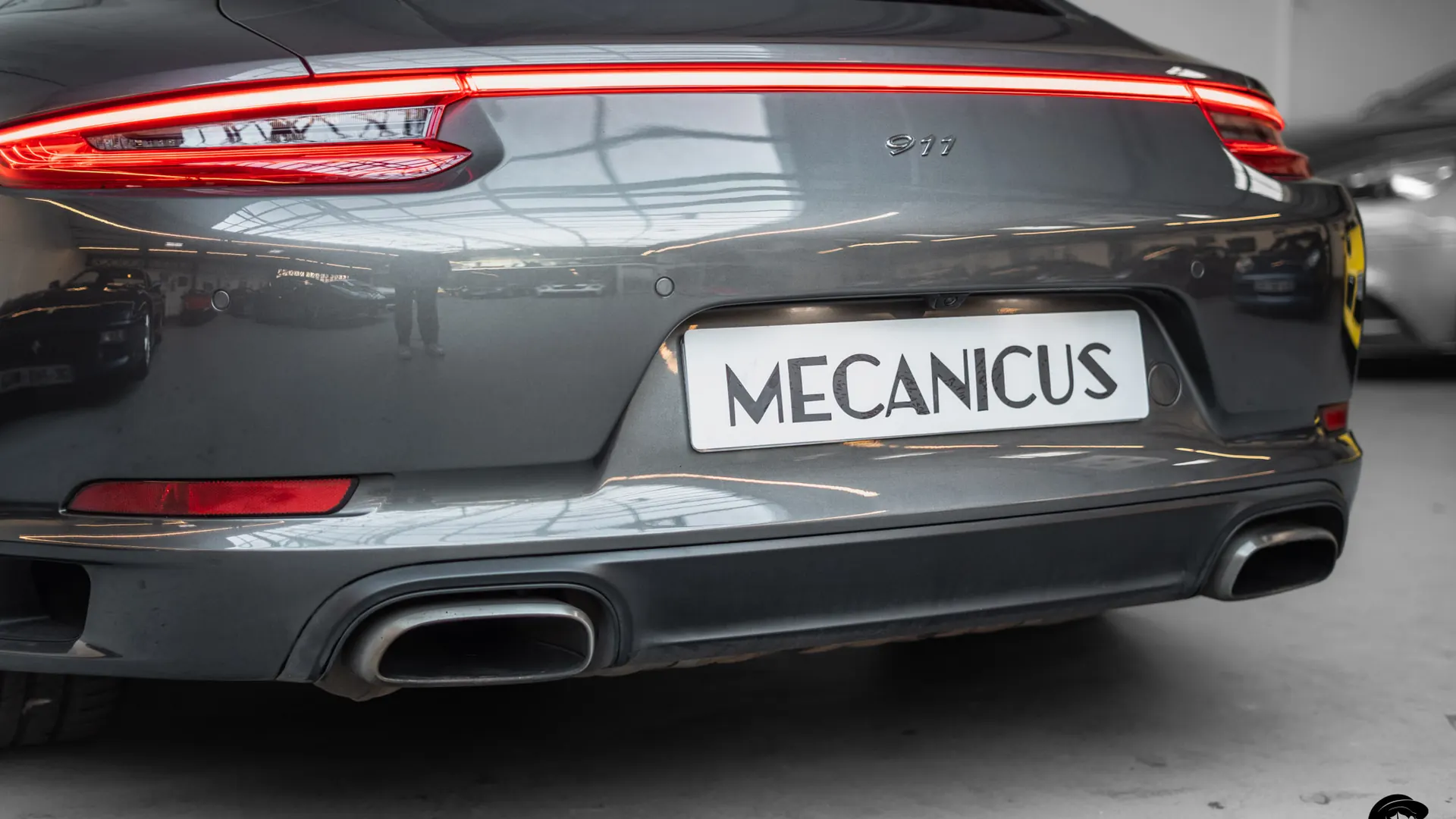 Porsche 911 — photo 38