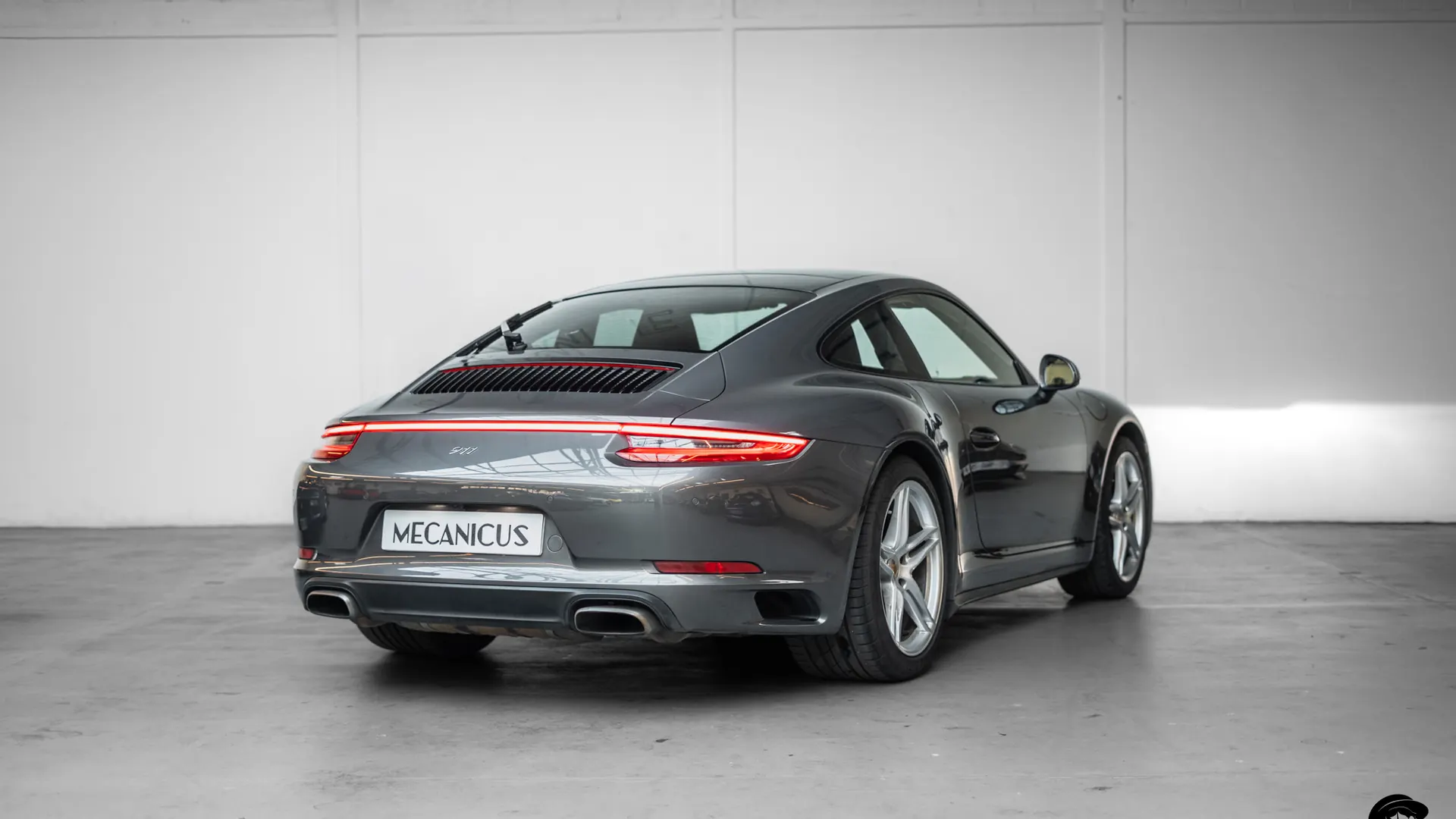 Porsche 911 — photo 2