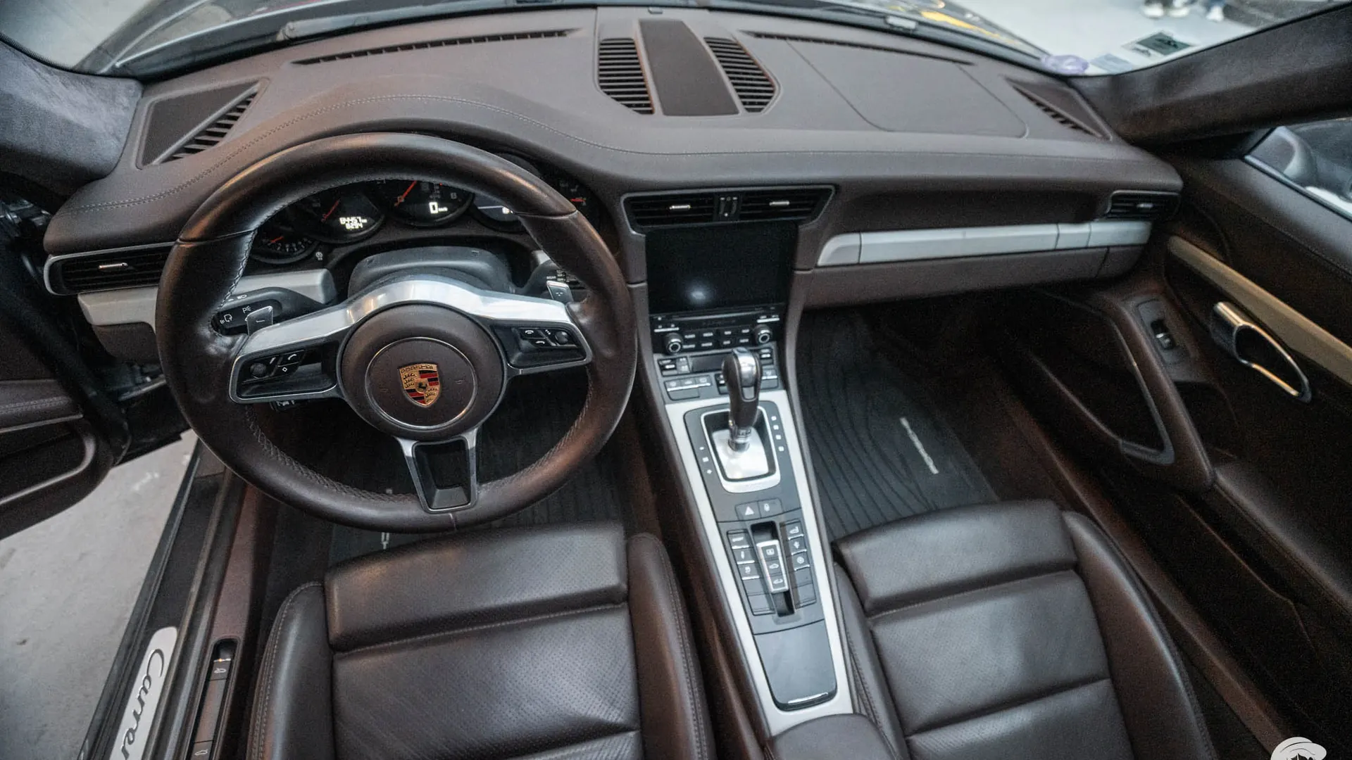 Porsche 911 — photo 11