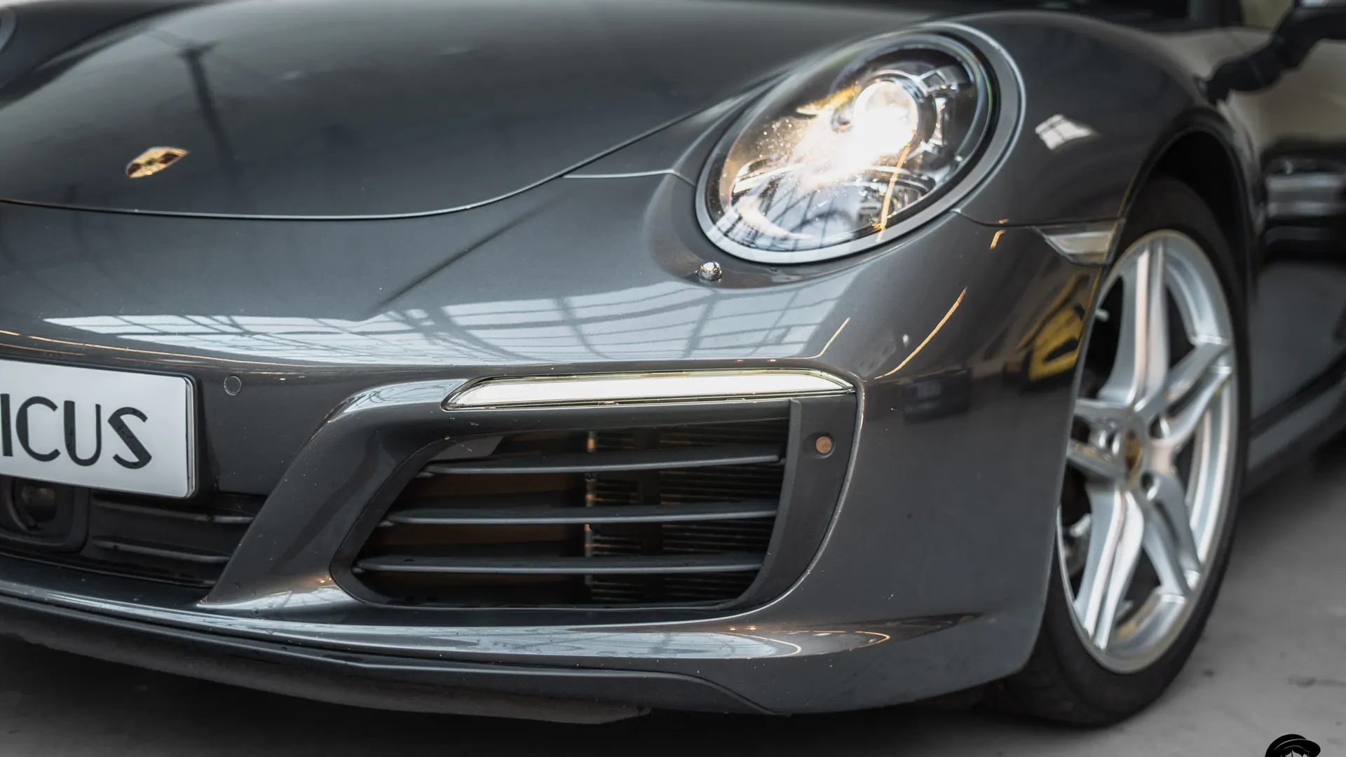 Porsche 911 — photo 36