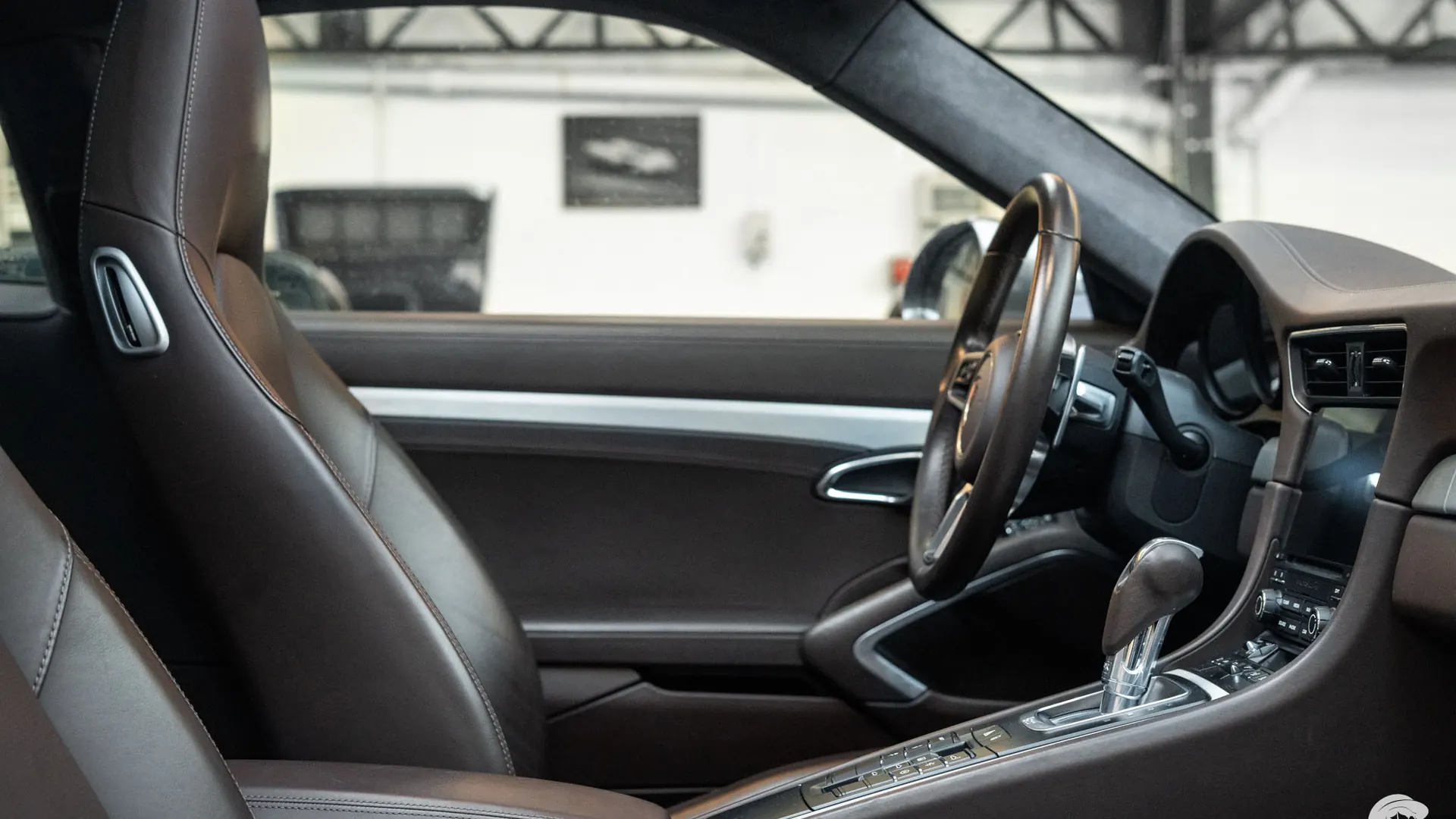 Porsche 911 — photo 21