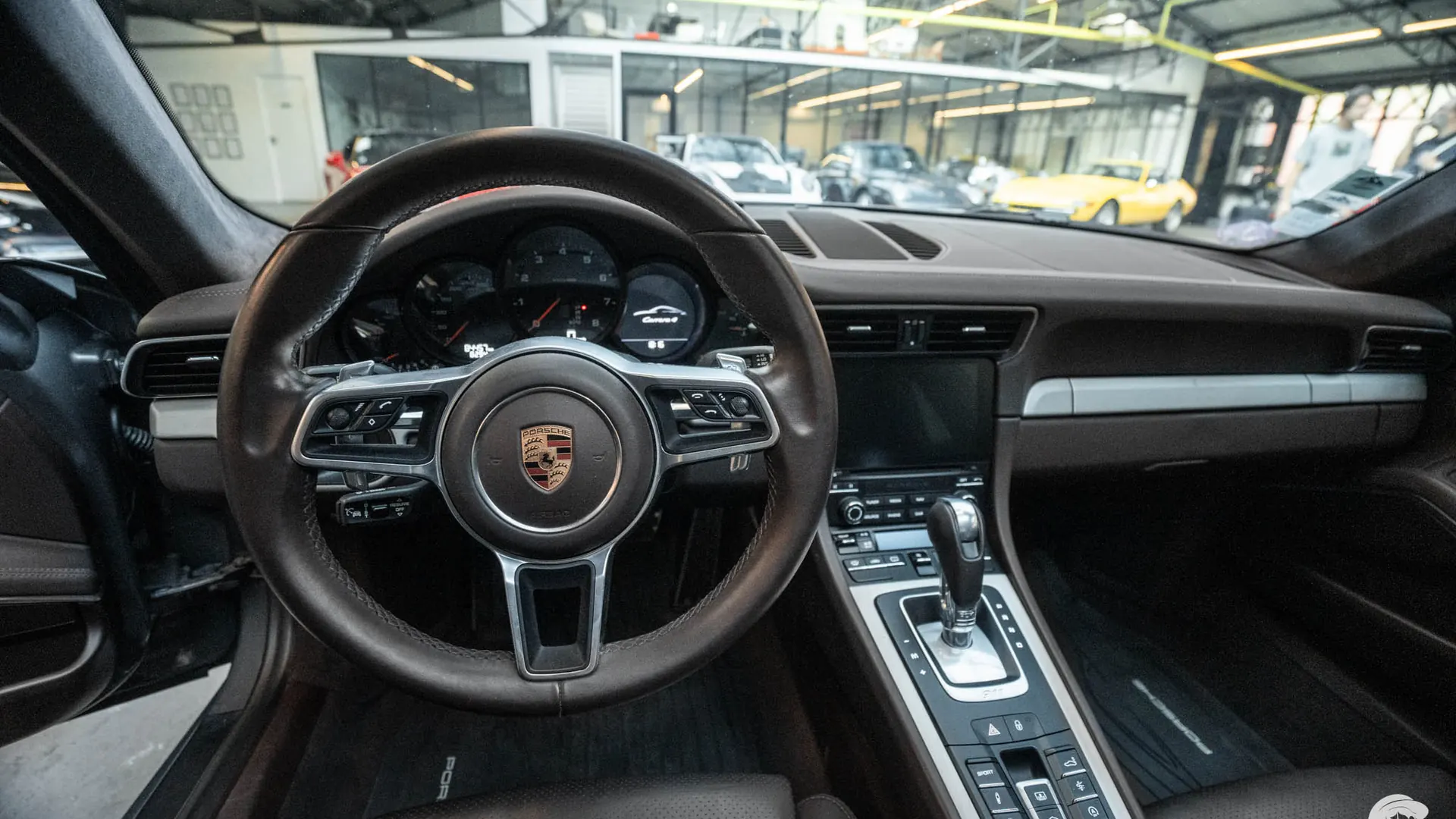 Porsche 911 — photo 8