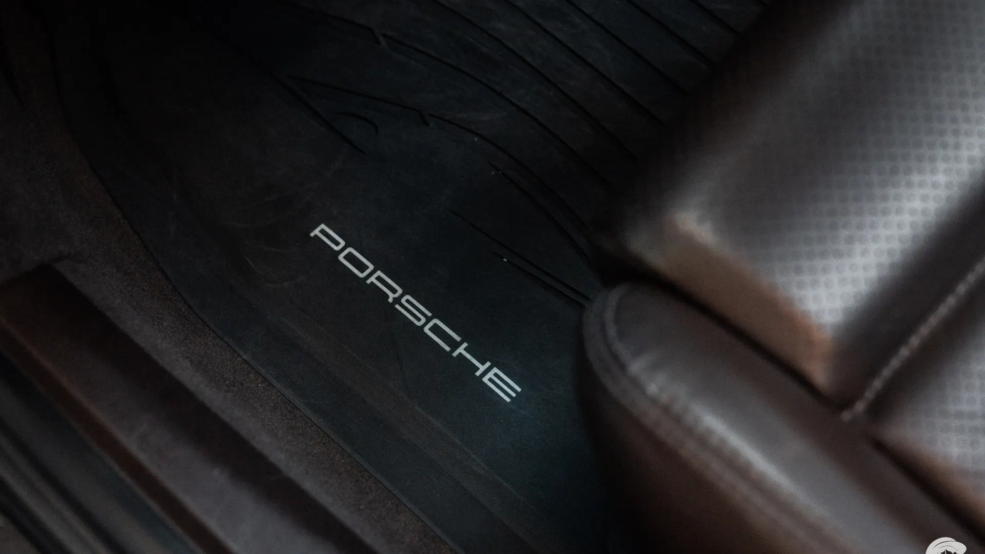 Porsche 911 — photo 27