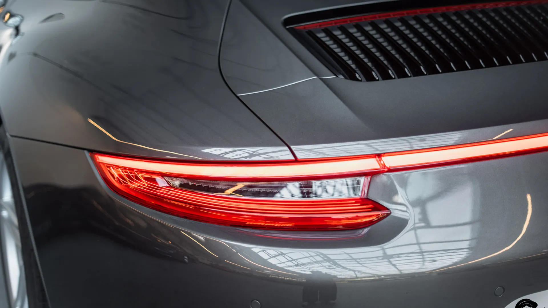 Porsche 911 — photo 39