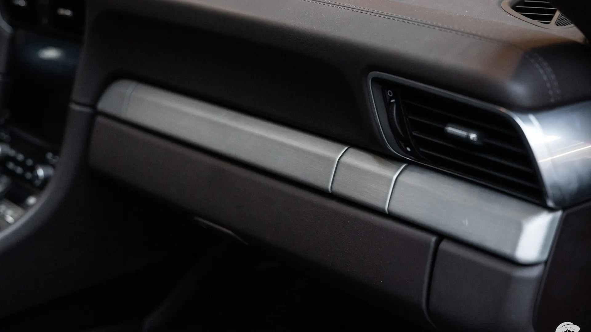 Porsche 911 — photo 29