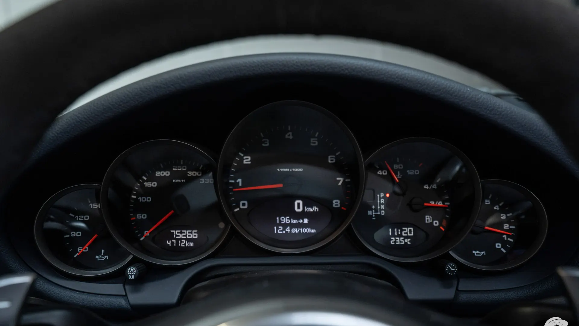 Porsche 911 — photo 12