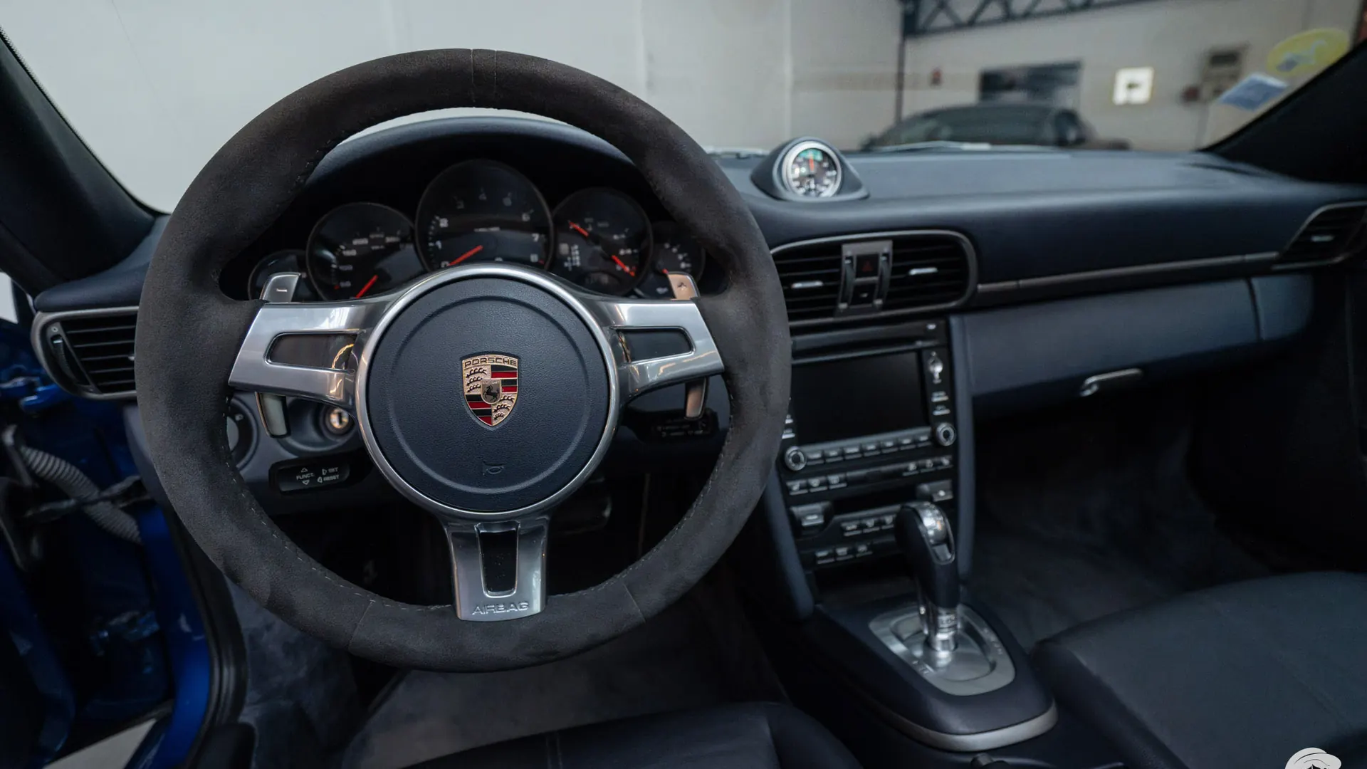 Porsche 911 — photo 11