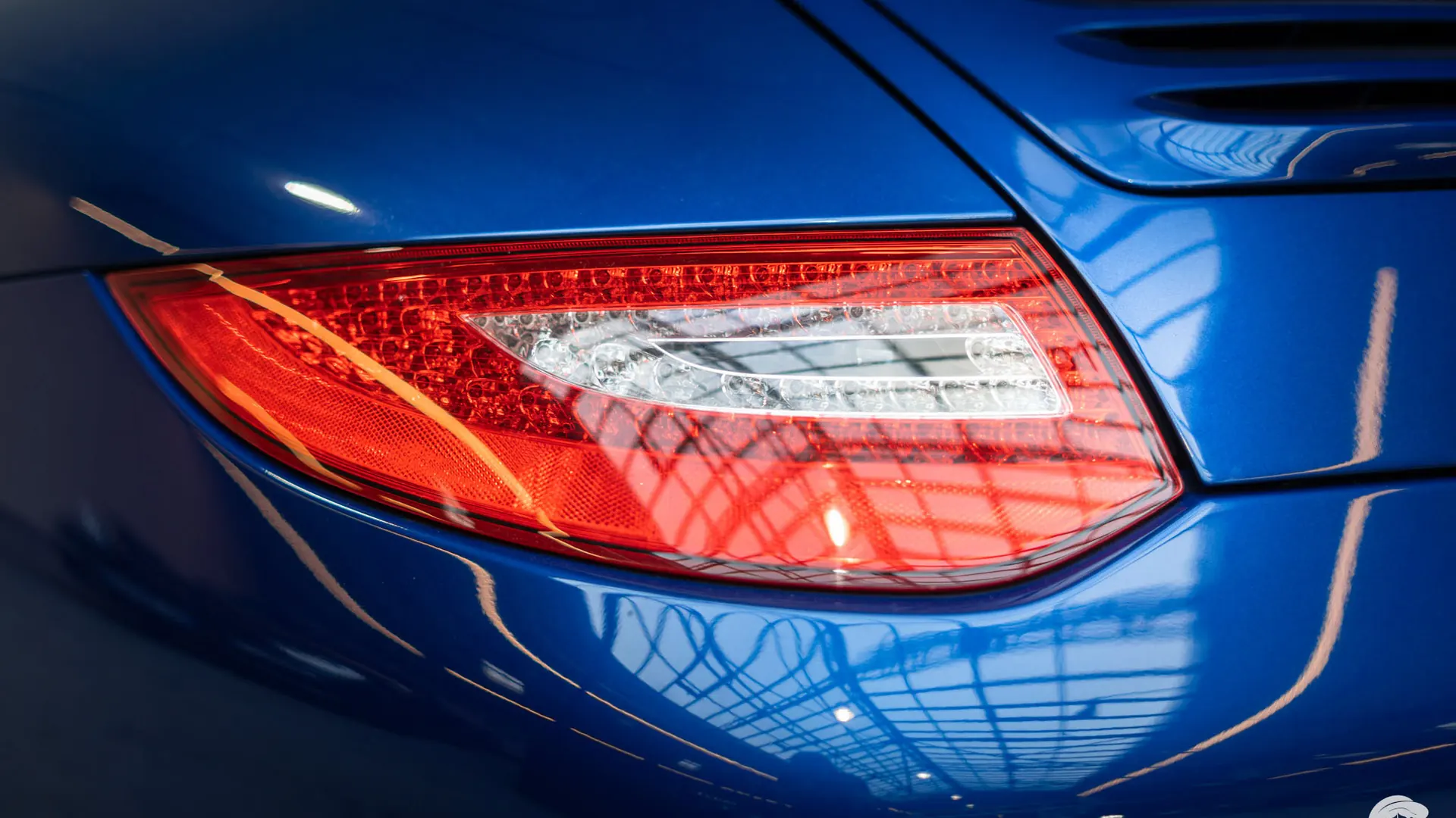 Porsche 911 — photo 39