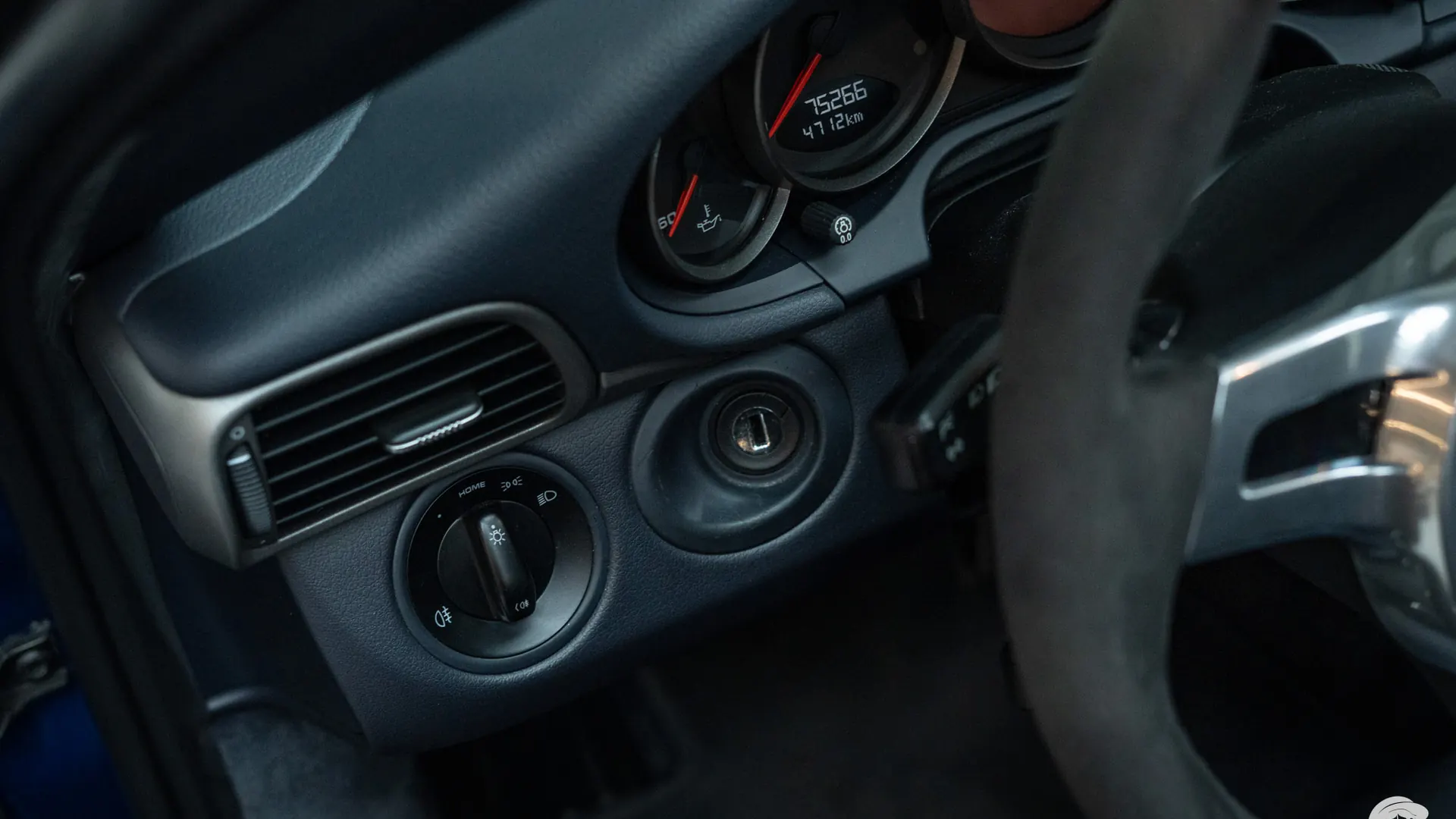 Porsche 911 — photo 16